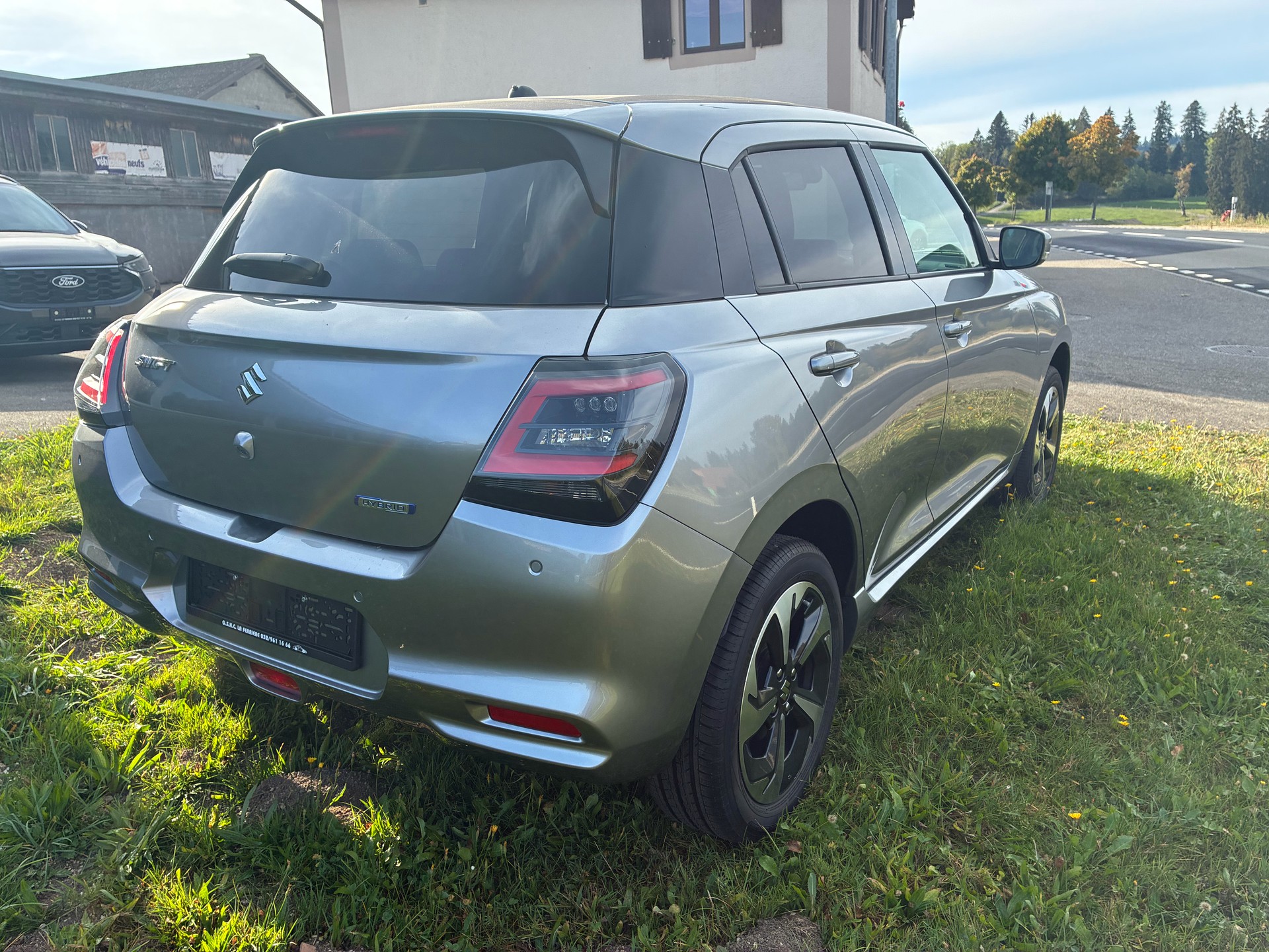 SUZUKI Swift 1.2 Compact Top Hybrid 4x4-image-4