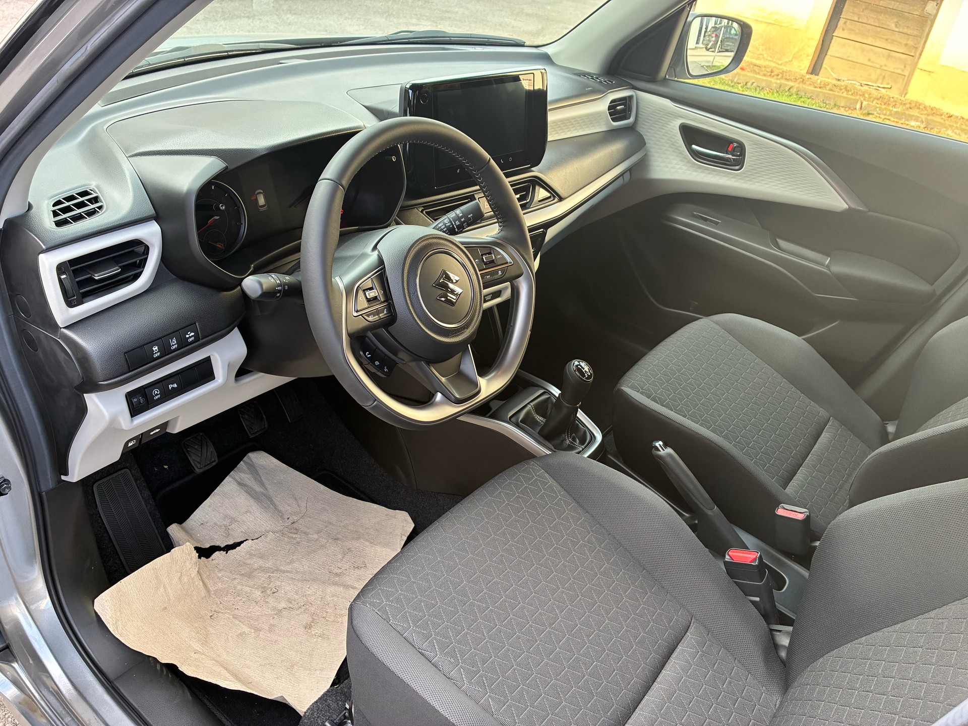 SUZUKI Swift 1.2 Compact Top Hybrid 4x4-image-13