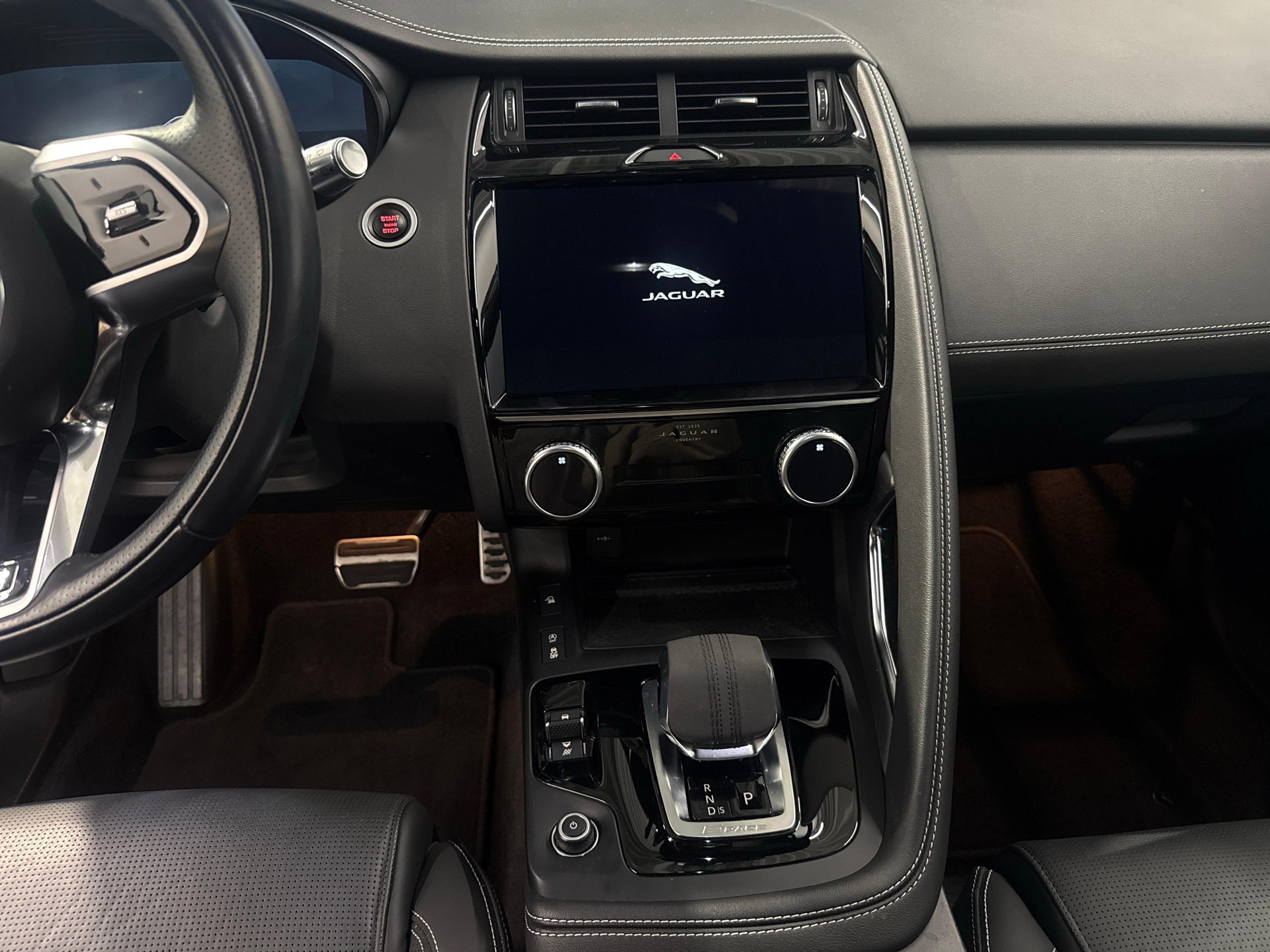 JAGUAR E-Pace 2.0 I4 250 R-Dynamic HSE AWD-image-13