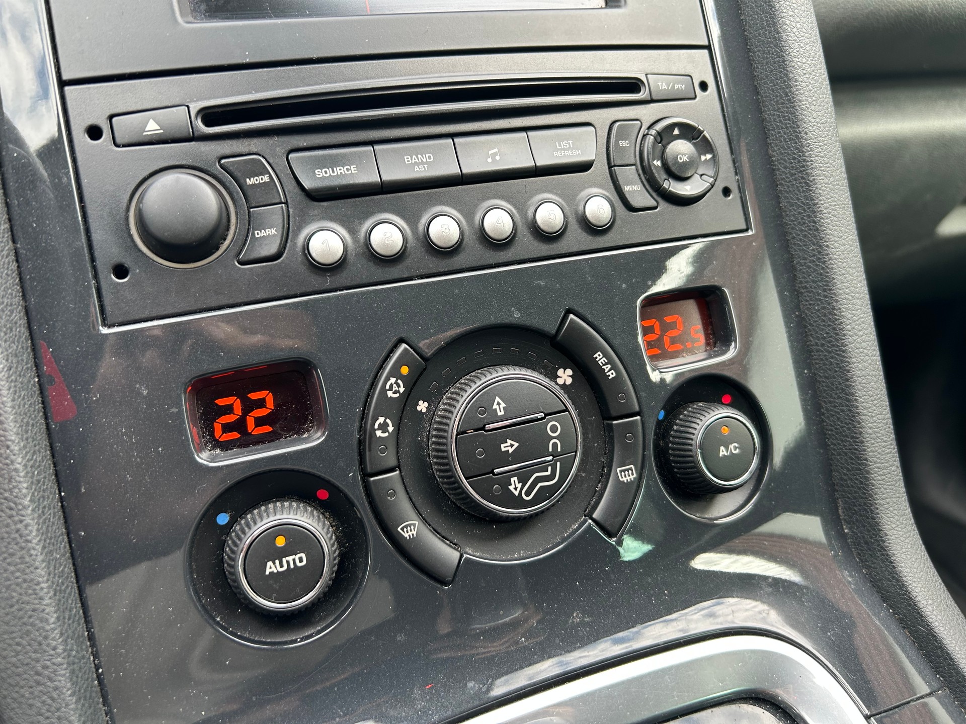 PEUGEOT 5008 2.0 HDI Sport Pack Automatic-image-9