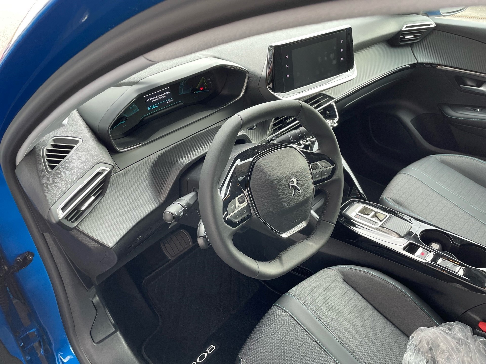 PEUGEOT 208 Elektrik Allure Pack-image-10