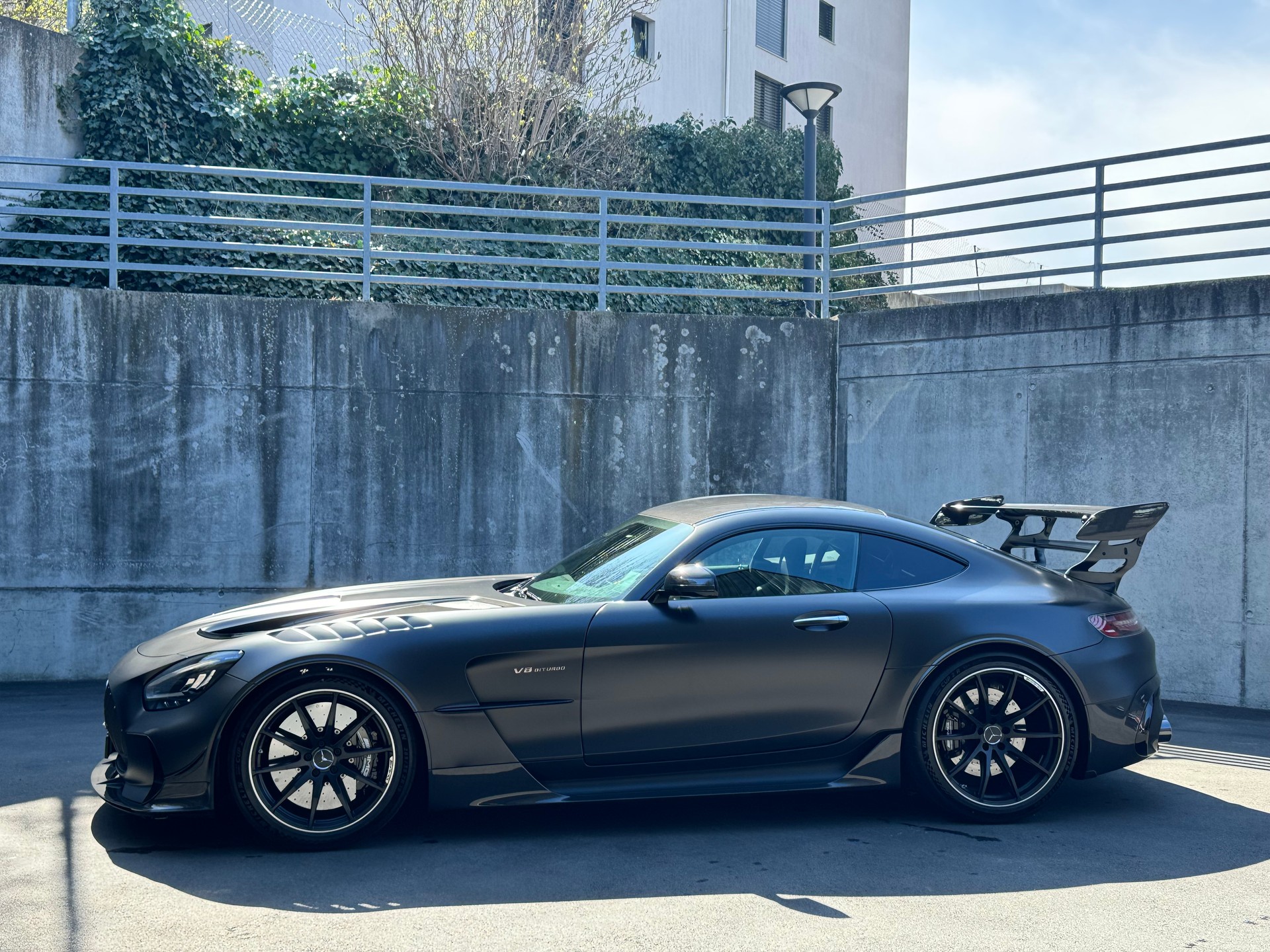 MERCEDES-BENZ AMG GT Black Series-showroom-element-1