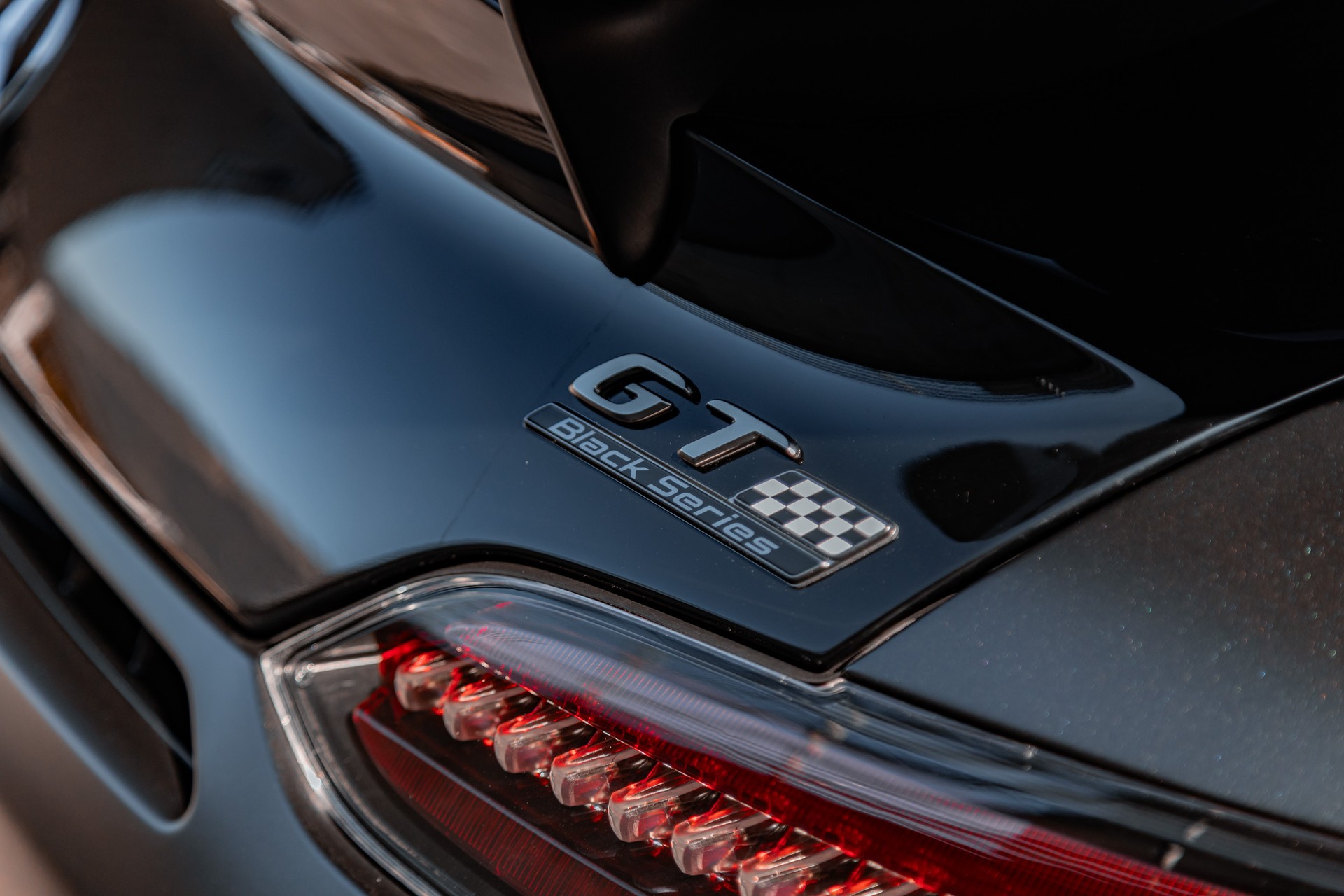 MERCEDES-BENZ AMG GT Black Series-showroom-element-3