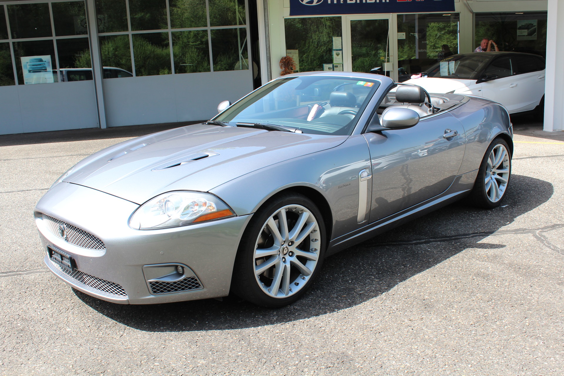 JAGUAR XKR 4.2 V8 SC Cabriolet 420PS Aut.-image-4