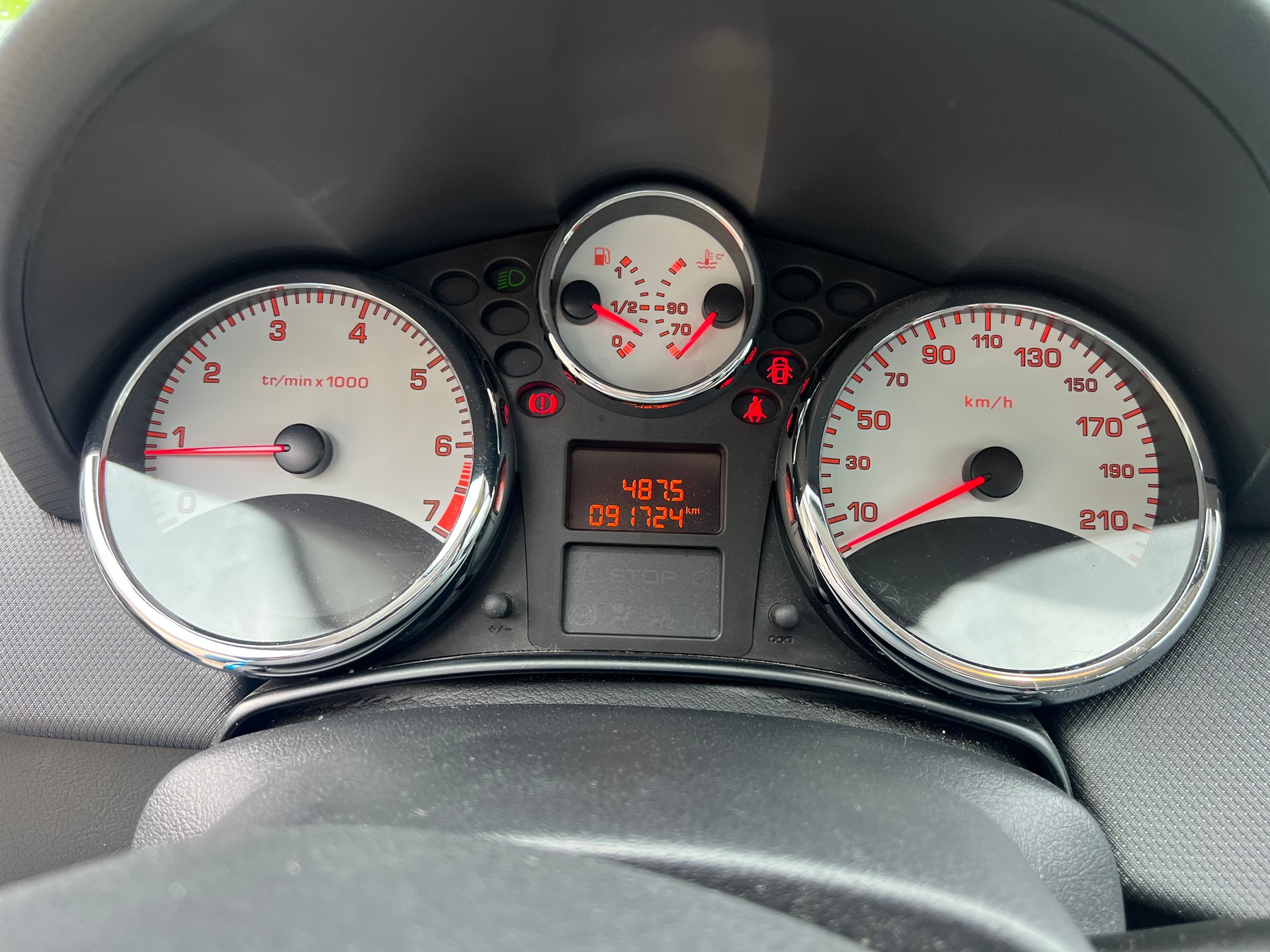 PEUGEOT 207 SW 1.4 16V Swiss Edition-image-7