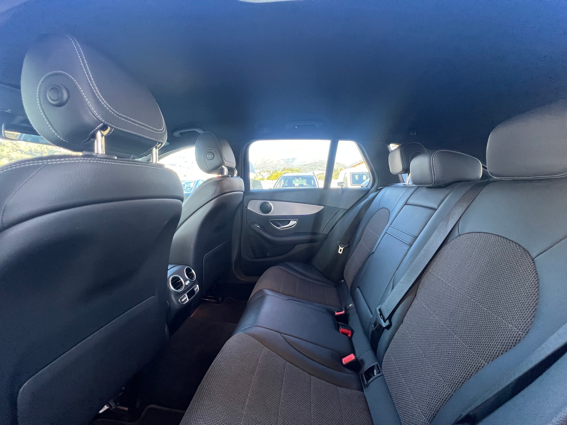 MERCEDES-BENZ C 200 Swiss Star 4M 9G-Tronic-image-8