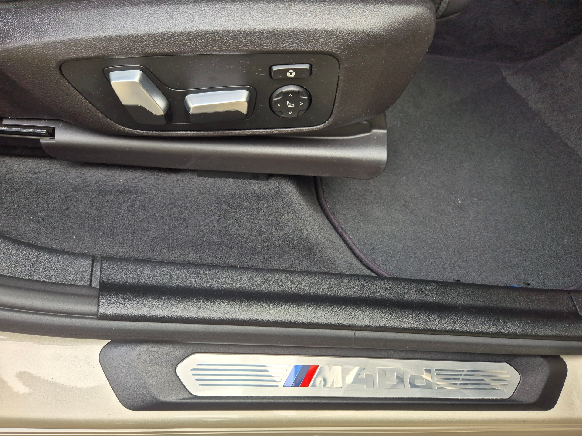 BMW X4 xDrive M40d Steptronic inkl. Garantie-image-24