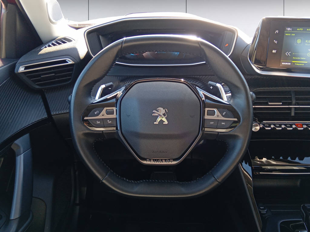 PEUGEOT 2008 1.2 PureTech 130 Allure-image-11