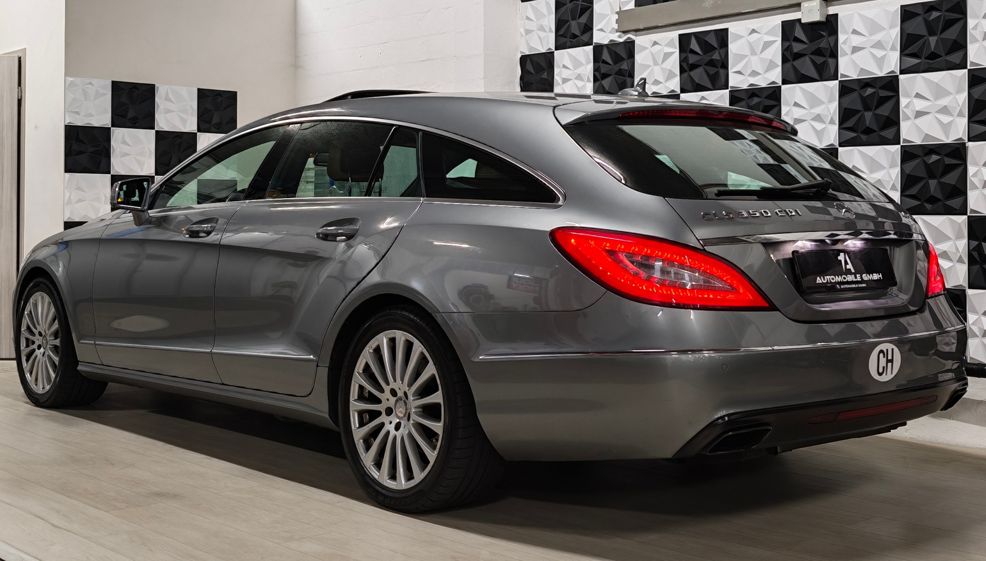 MERCEDES-BENZ CLS SB 350 CDI Executive 4Matic 7G-Tronic ***DESIGNO***-showroom-element-2