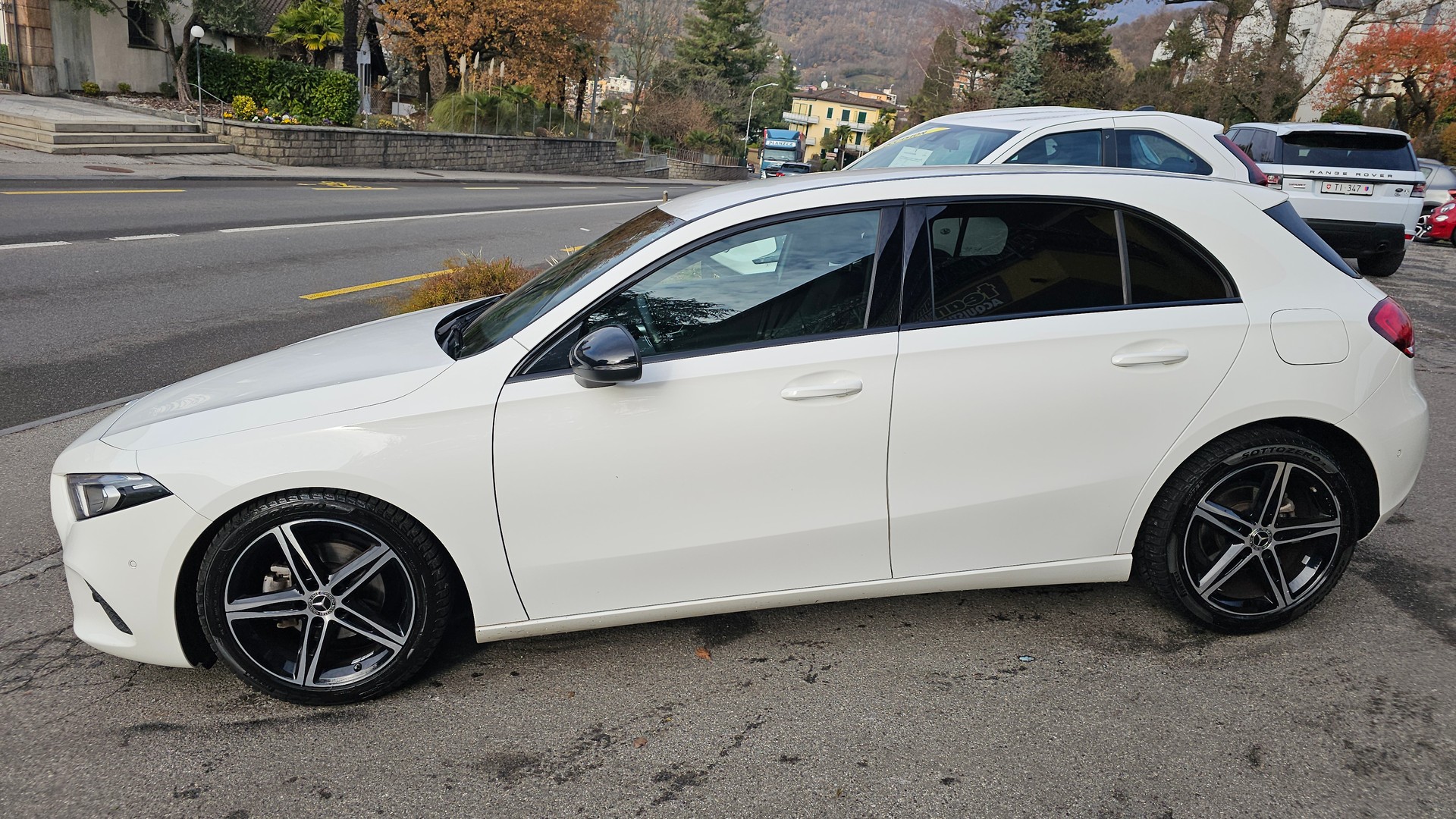 MERCEDES-BENZ A 180 Progressive-image-1