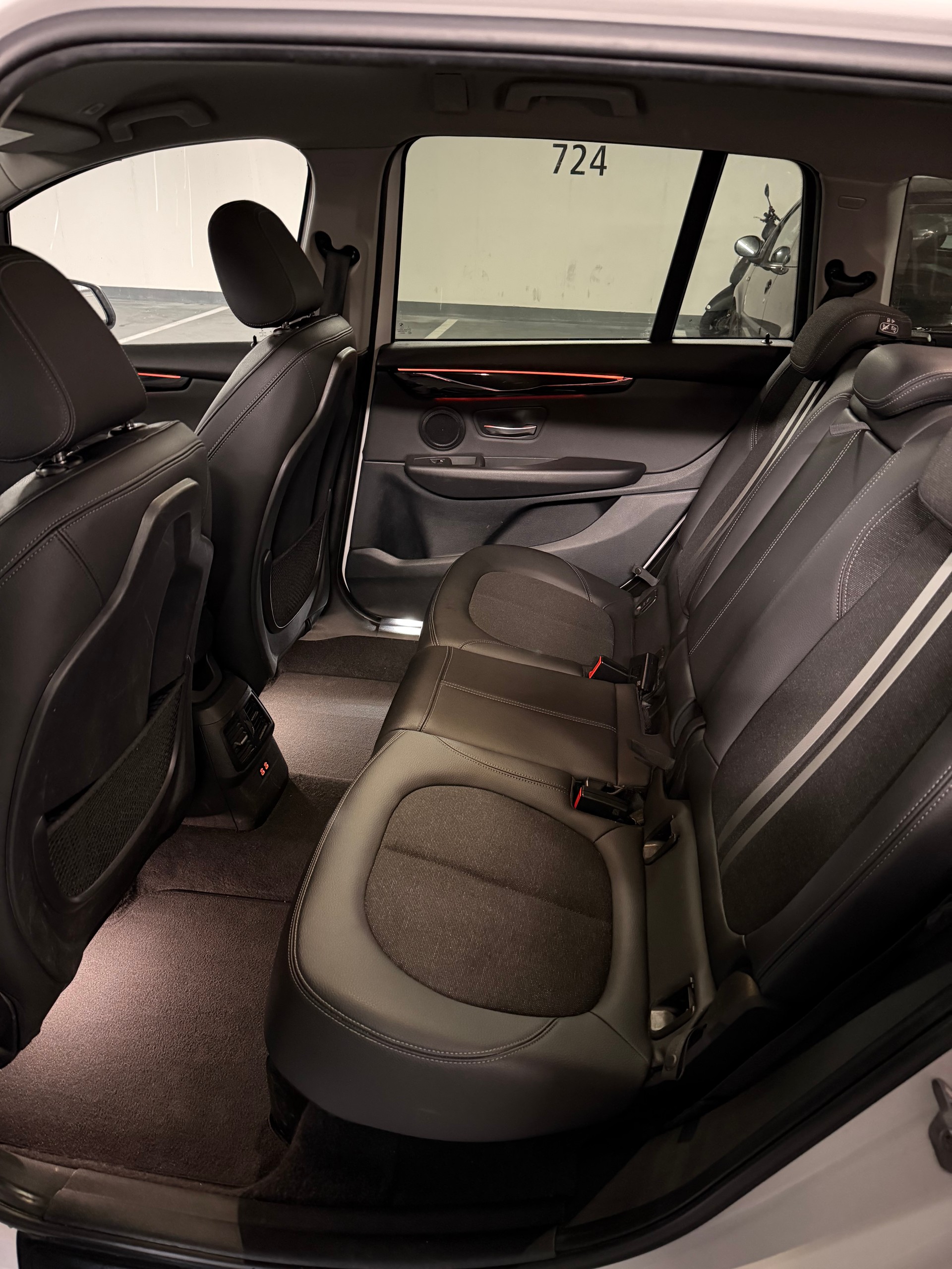 BMW 216d Gran Tourer DKG-image-13