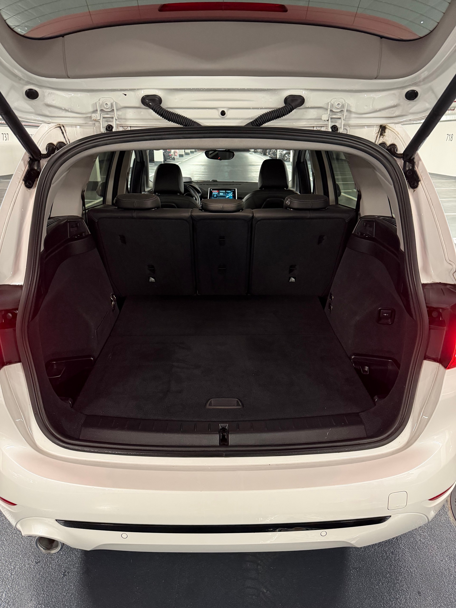 BMW 216d Gran Tourer DKG-image-5