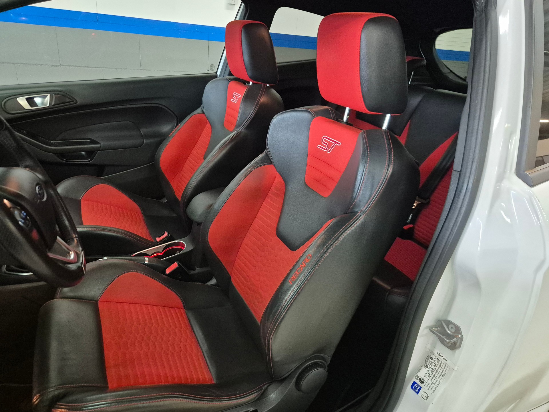 FORD Fiesta 1.6 SCTi ST-2-image-5