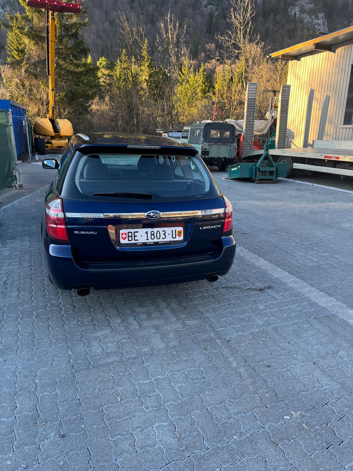 SUBARU Legacy 2.0R AWD Limited-showroom-element-2