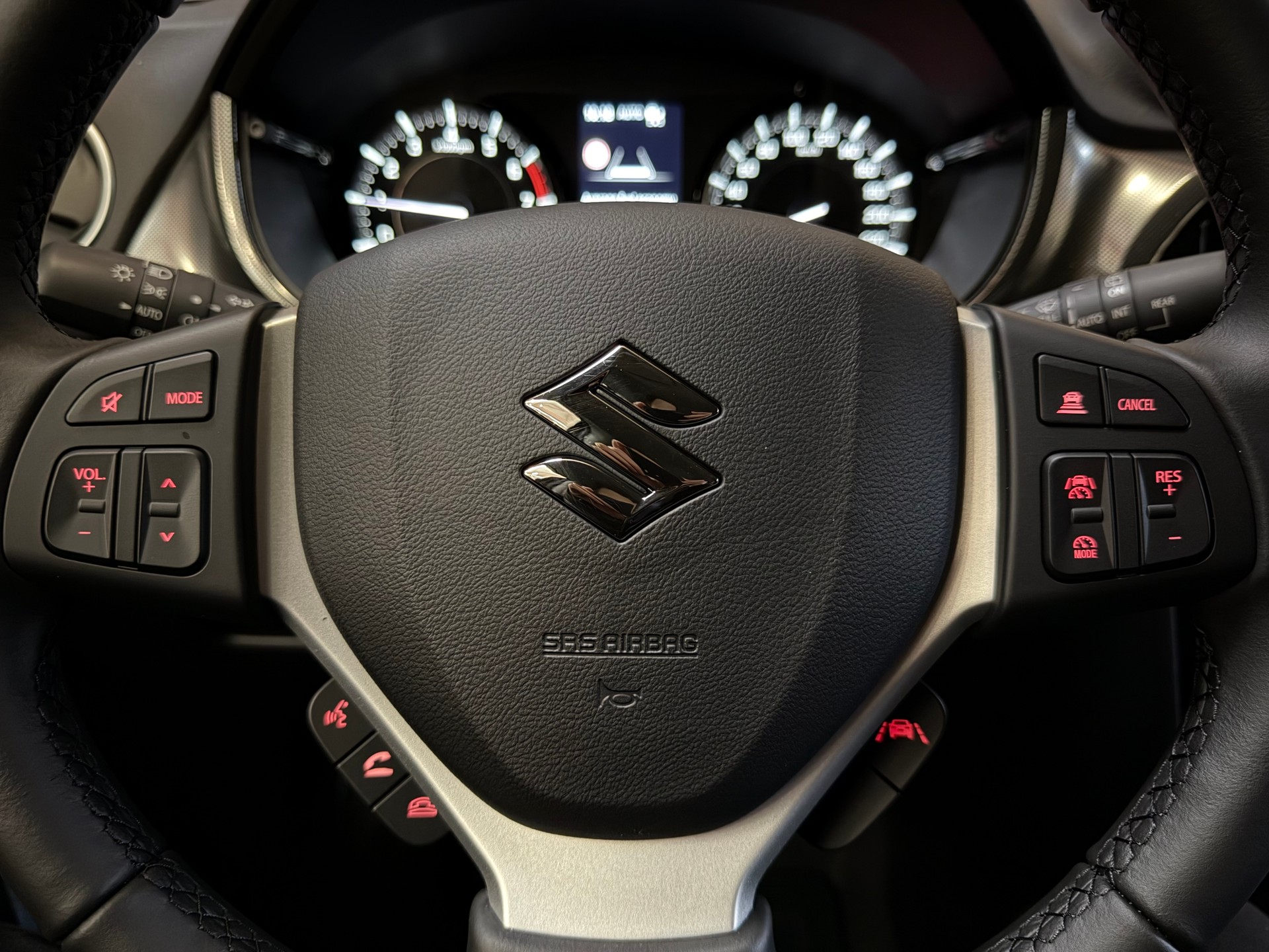 SUZUKI Vitara 1.4 Boosterjet Compact Top 4x4 Hybrid Automatic-image-23