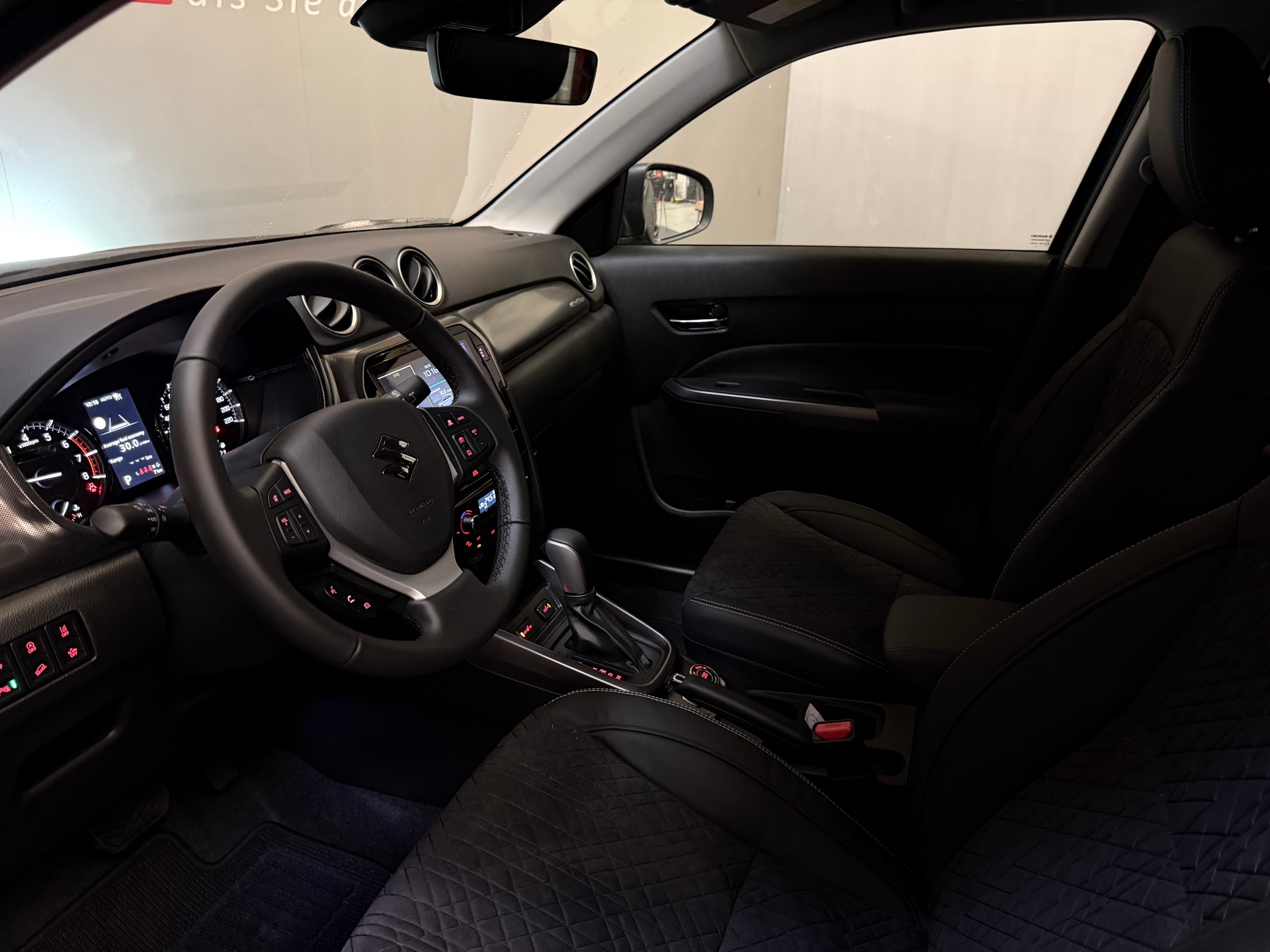 SUZUKI Vitara 1.4 Boosterjet Compact Top 4x4 Hybrid Automatic-image-14