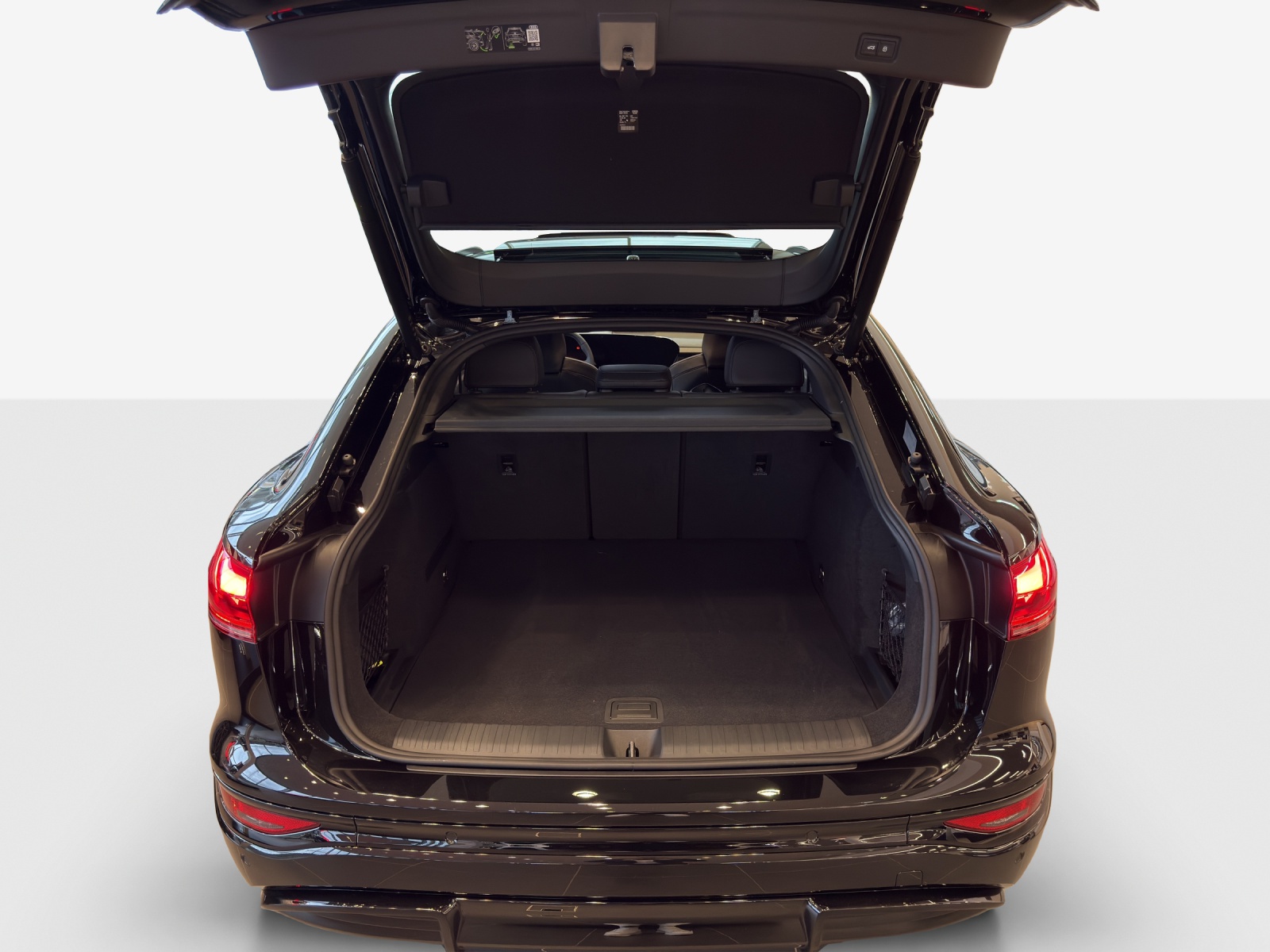 AUDI SQ6 Sportback e-tron quattro-image-12