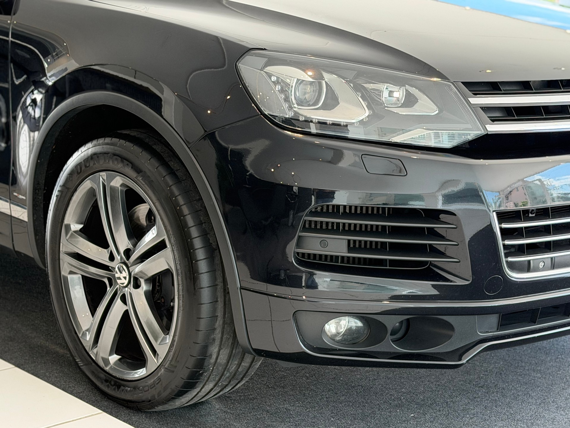 VW Touareg 4.2 TDI R ABT Black Pearl Edition Tiptronic-image-4