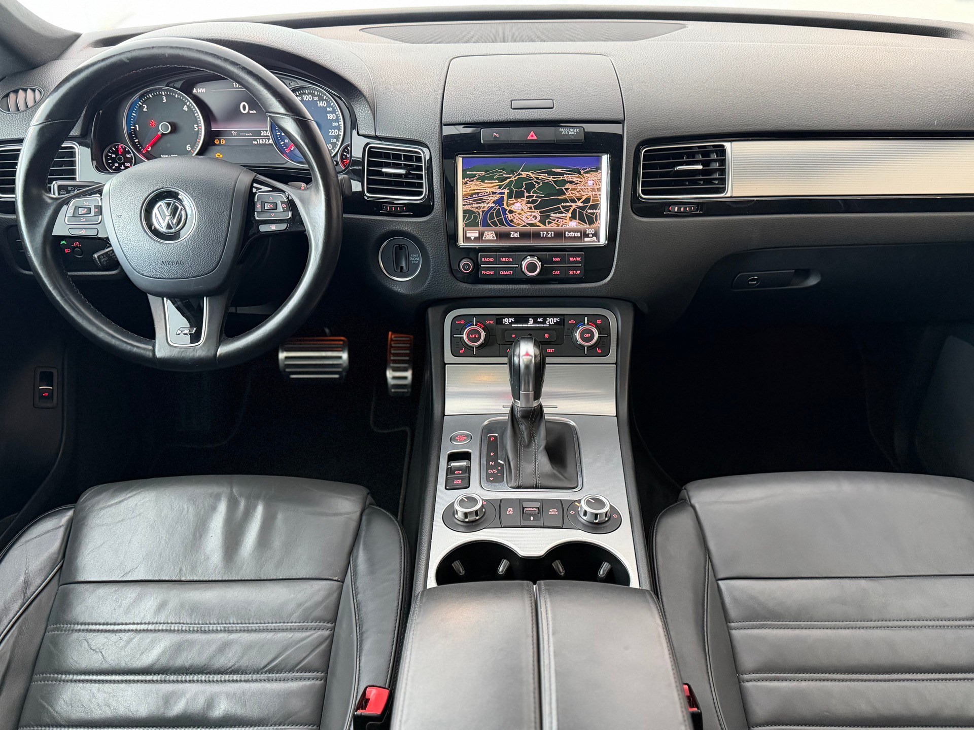 VW Touareg 4.2 TDI R ABT Black Pearl Edition Tiptronic-image-13