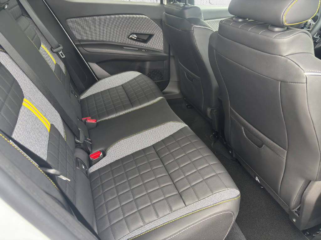 RENAULT R4 E-Tech Comfort Range iconic-image-14