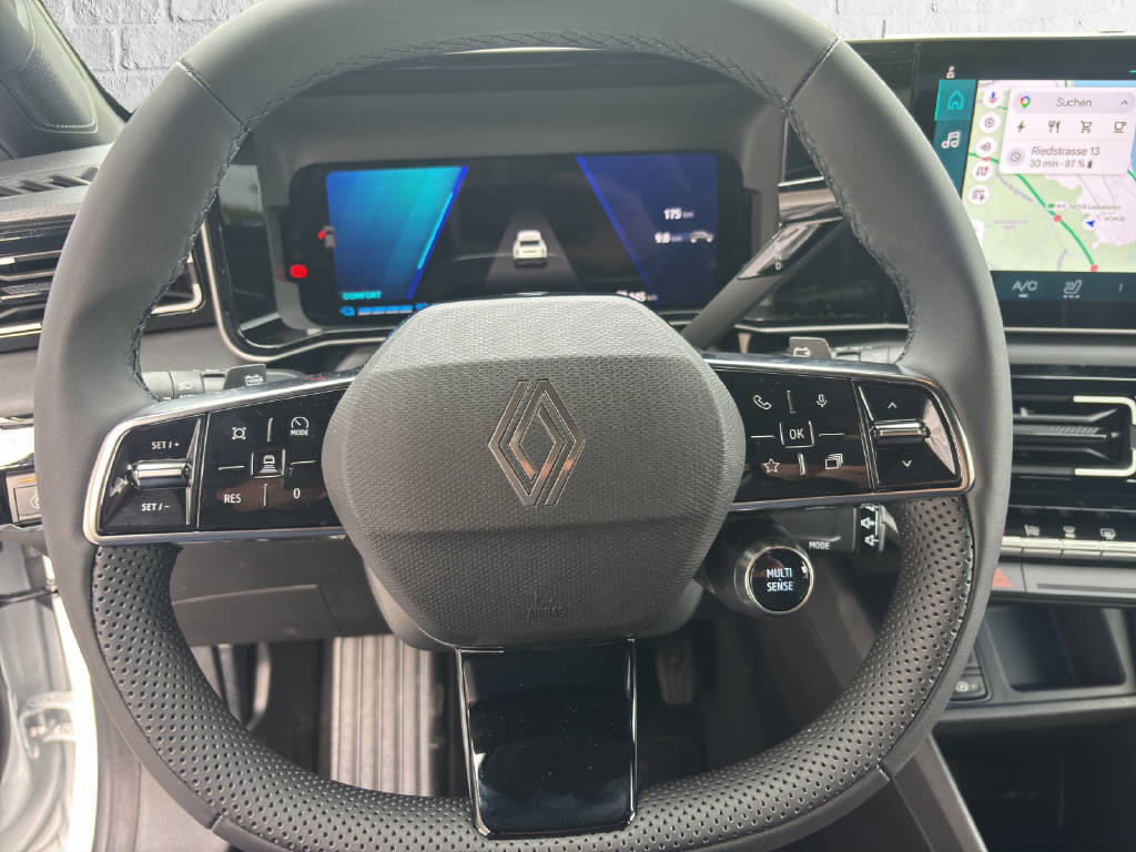 RENAULT R4 E-Tech Comfort Range iconic-image-10