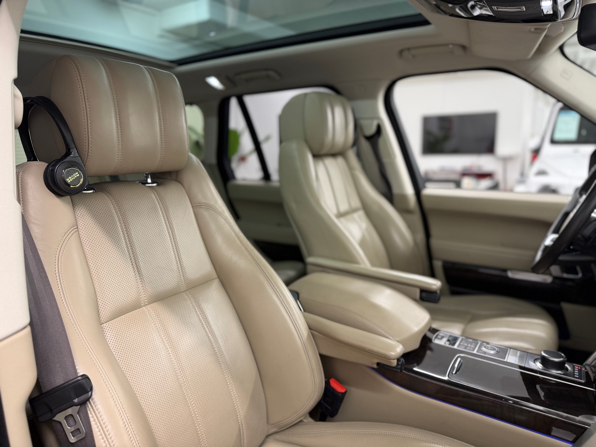 LAND ROVER Range Rover 3.0 TDV6 Vogue SVO Optik-image-26