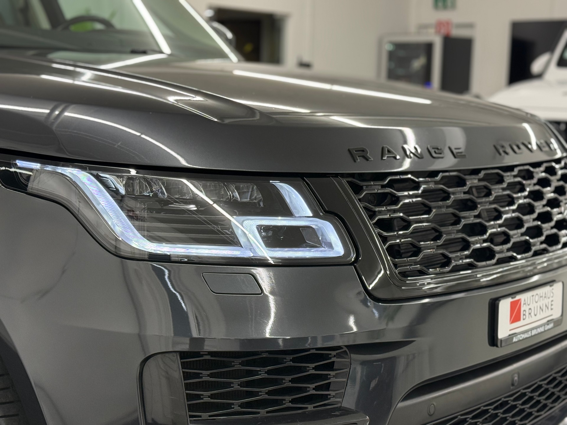LAND ROVER Range Rover 3.0 TDV6 Vogue SVO Optik-image-13