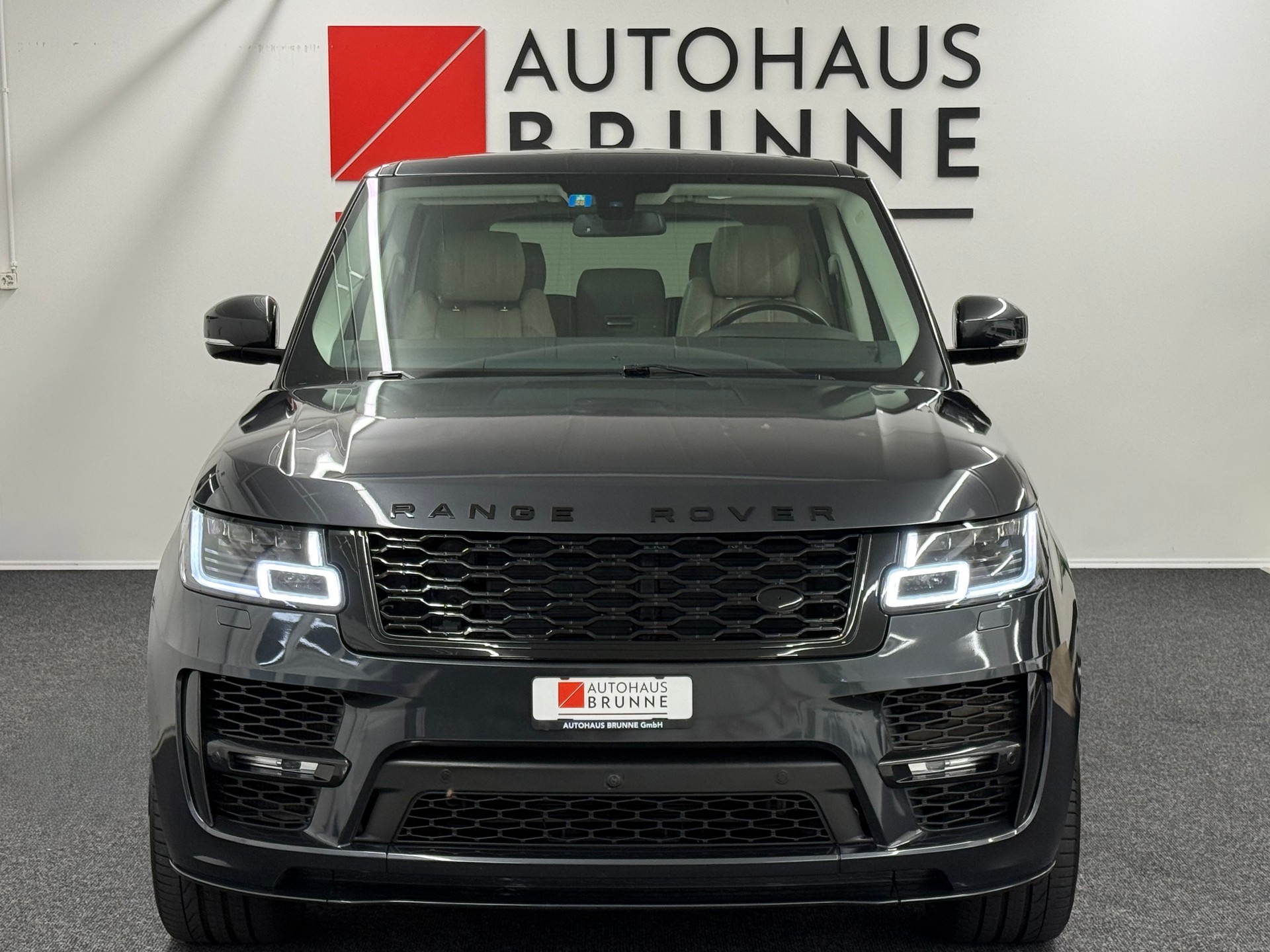LAND ROVER Range Rover 3.0 TDV6 Vogue SVO Optik-showroom-element-1