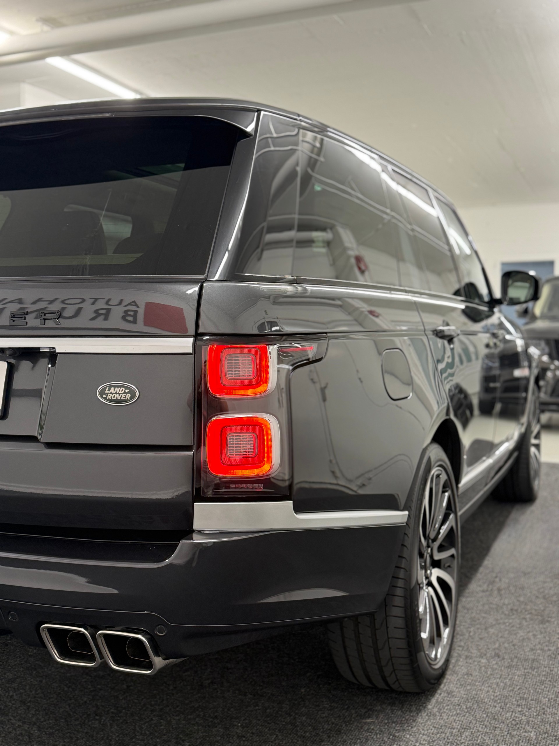 LAND ROVER Range Rover 3.0 TDV6 Vogue SVO Optik-image-4