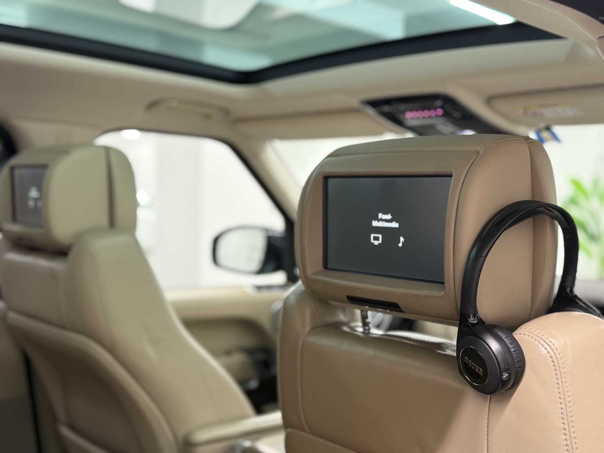 LAND ROVER Range Rover 3.0 TDV6 Vogue SVO Optik-image-18