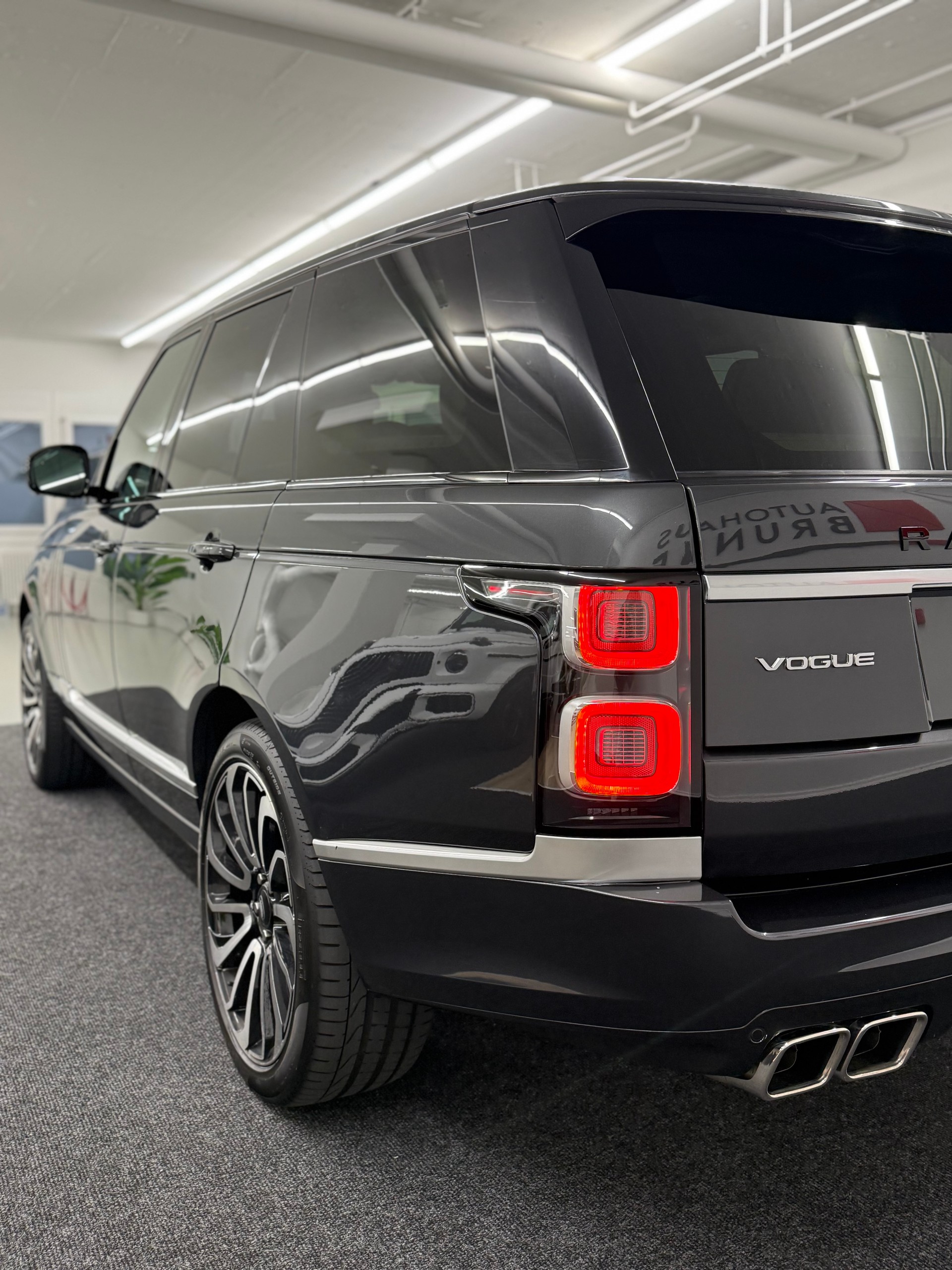 LAND ROVER Range Rover 3.0 TDV6 Vogue SVO Optik-image-7