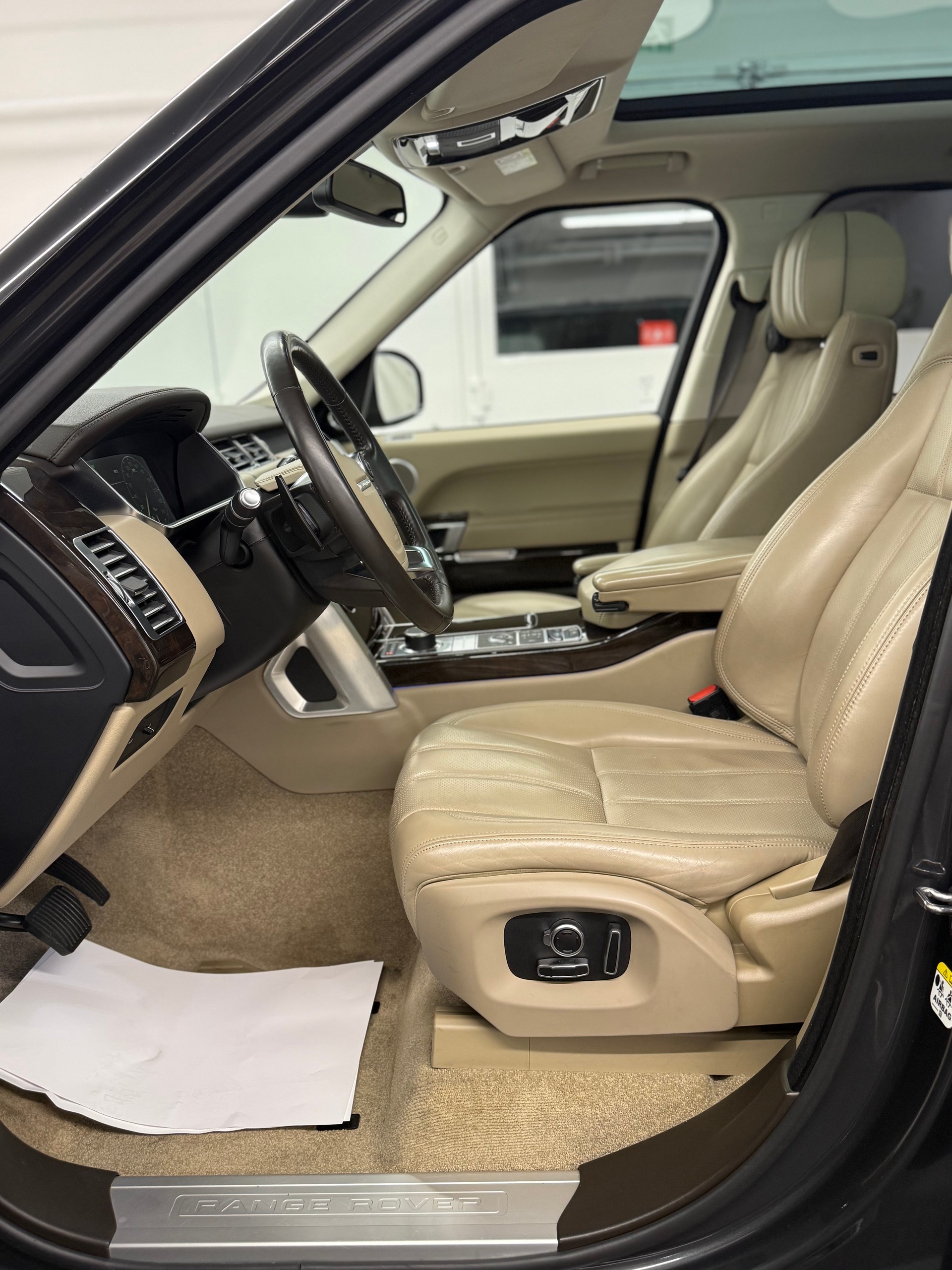 LAND ROVER Range Rover 3.0 TDV6 Vogue SVO Optik-image-24