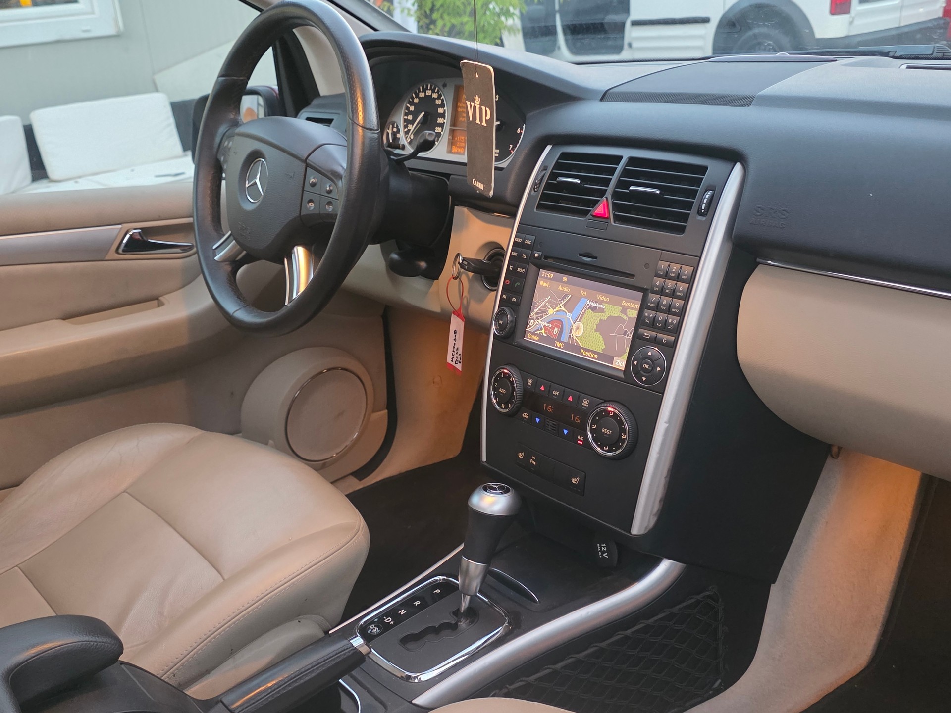 MERCEDES-BENZ B 180 Selection Autotronic ***Frisch ab MFK / Frisch ab Service / Frisch ab Getriebe Service / Garantie / Gratis Lieferung ***-image-13