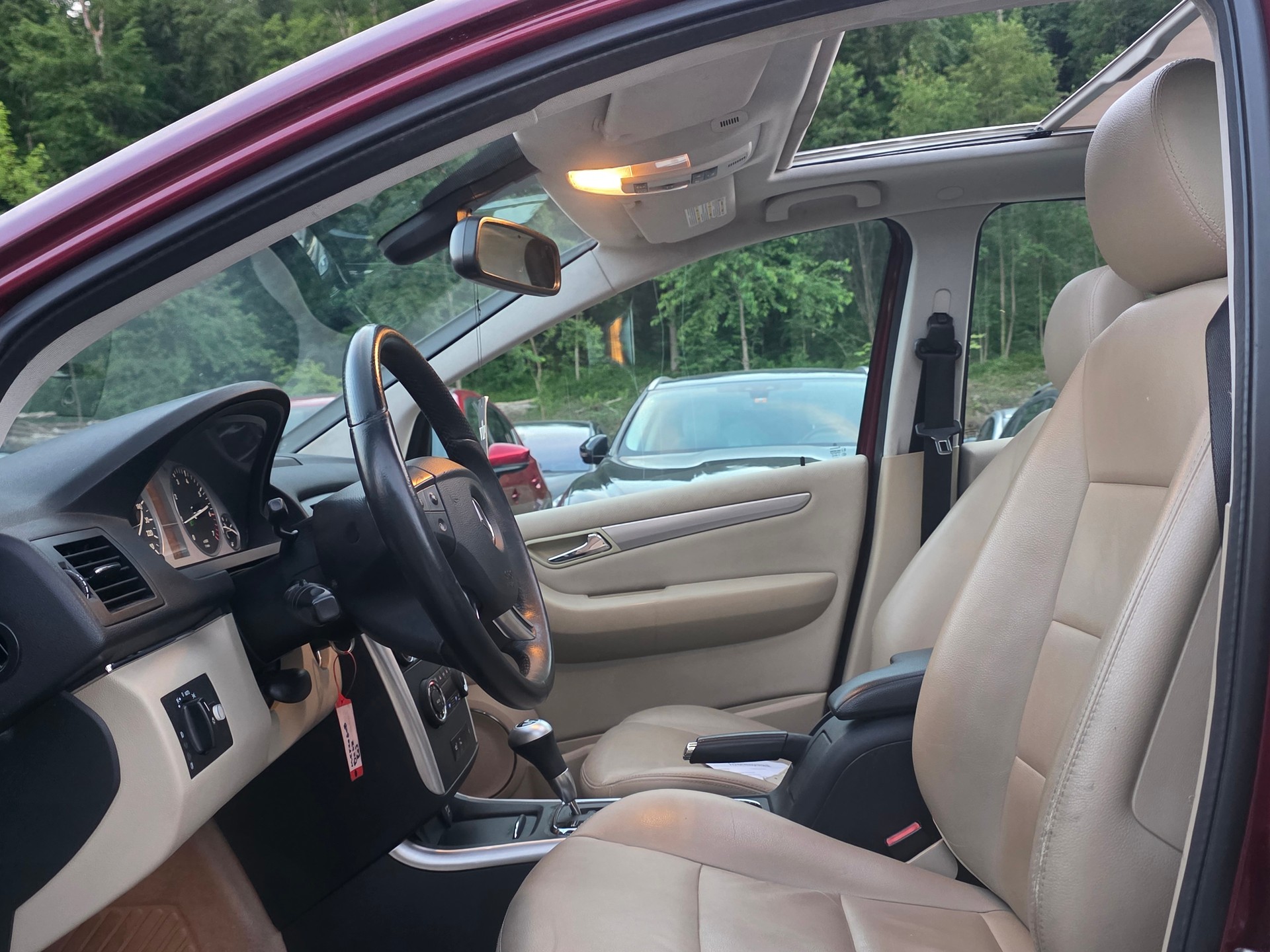 MERCEDES-BENZ B 180 Selection Autotronic ***Frisch ab MFK / Frisch ab Service / Frisch ab Getriebe Service / Garantie / Gratis Lieferung ***-image-7