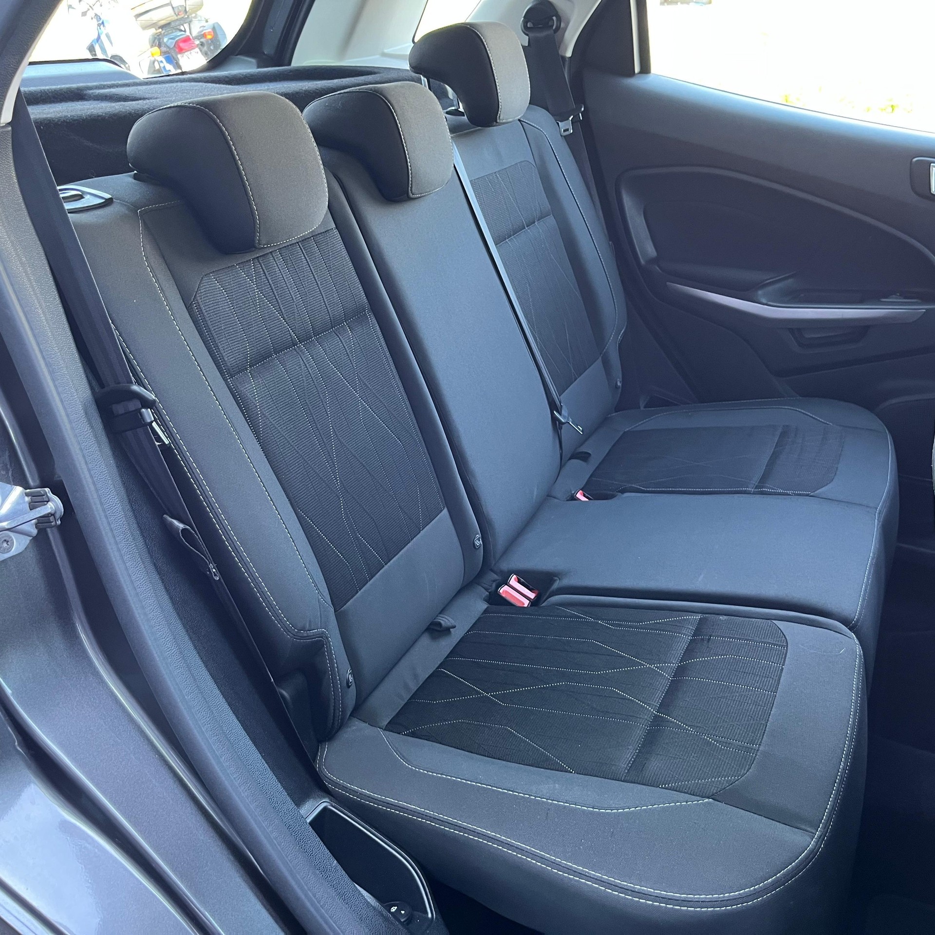 FORD EcoSport 1.0 SCTi Trend Automat-image-16