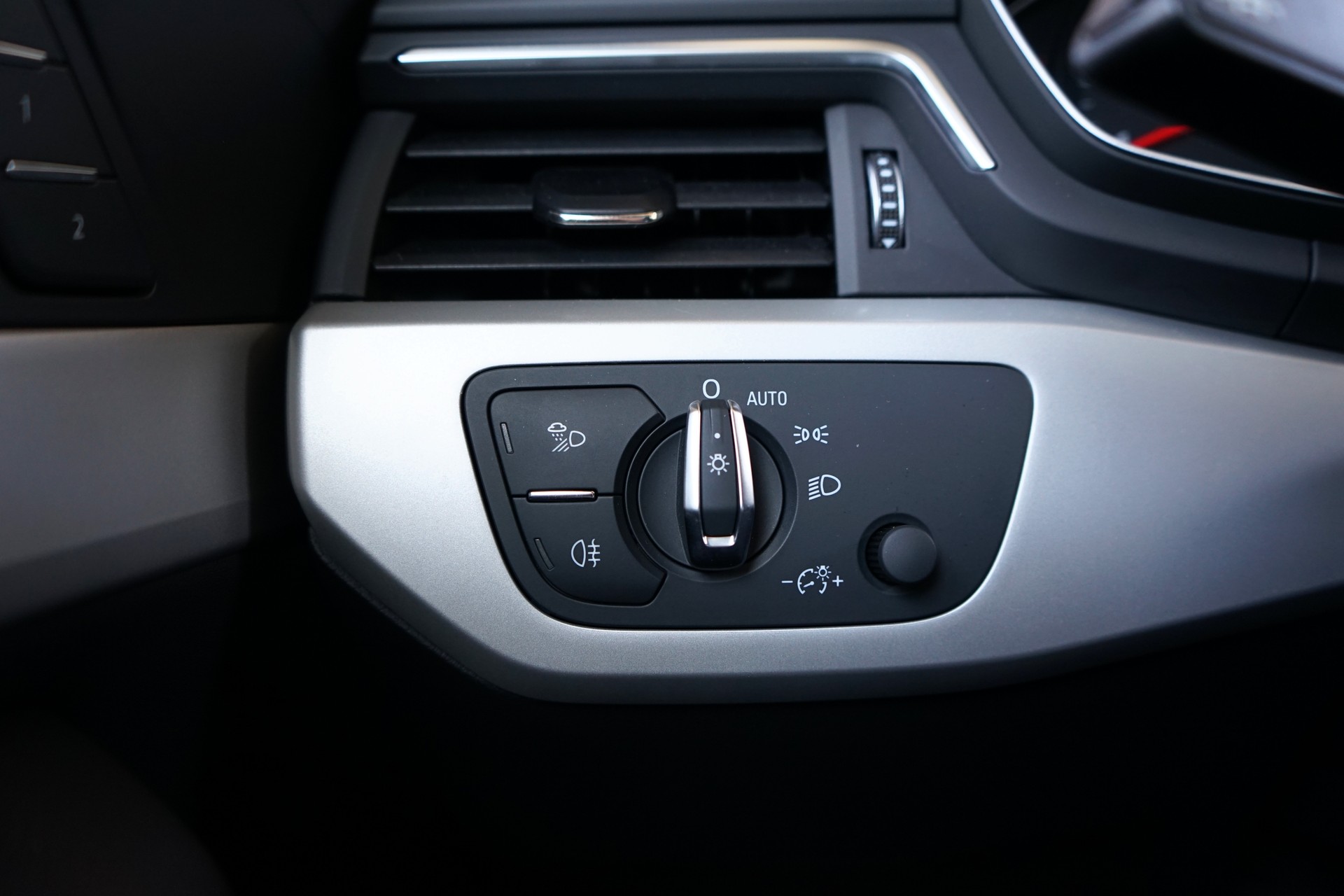 AUDI A4 Avant 50 TDI S line quattro tiptronic-image-10