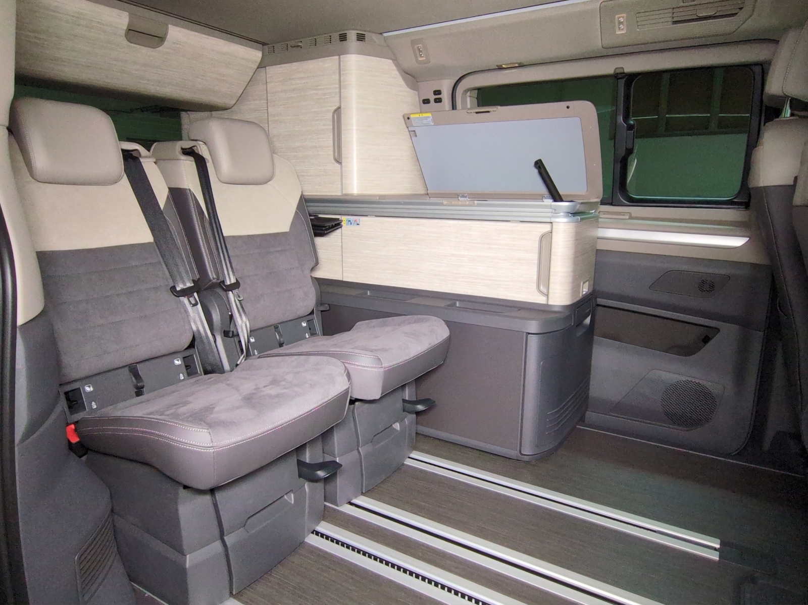 VW California Ocean Liberty Hybrid 4 Motion-image-8