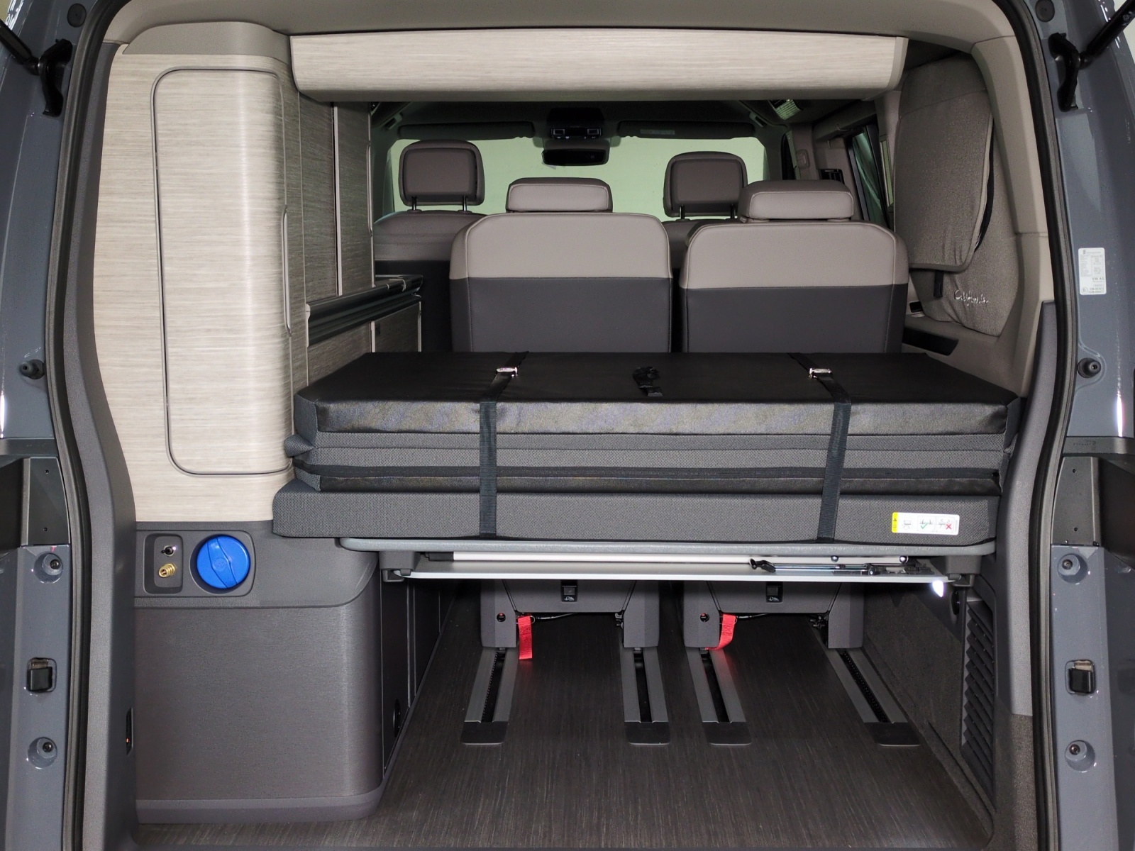 VW California Ocean Liberty Hybrid 4 Motion-image-9