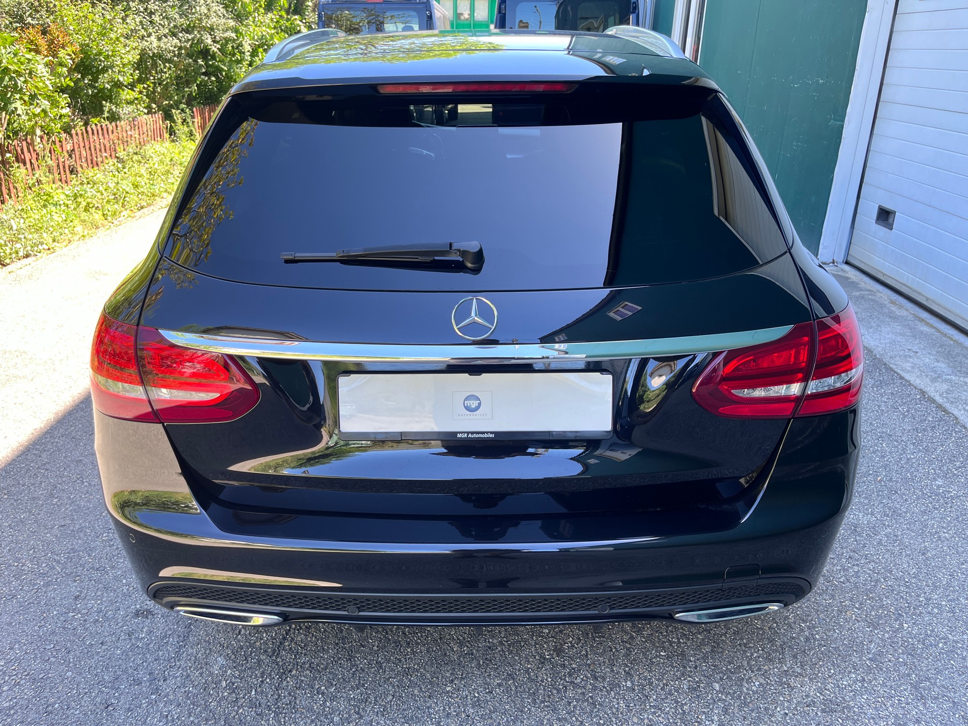 MERCEDES-BENZ C 250 d Swiss Star AMG Line 4Matic 9G-Tronic-image-4