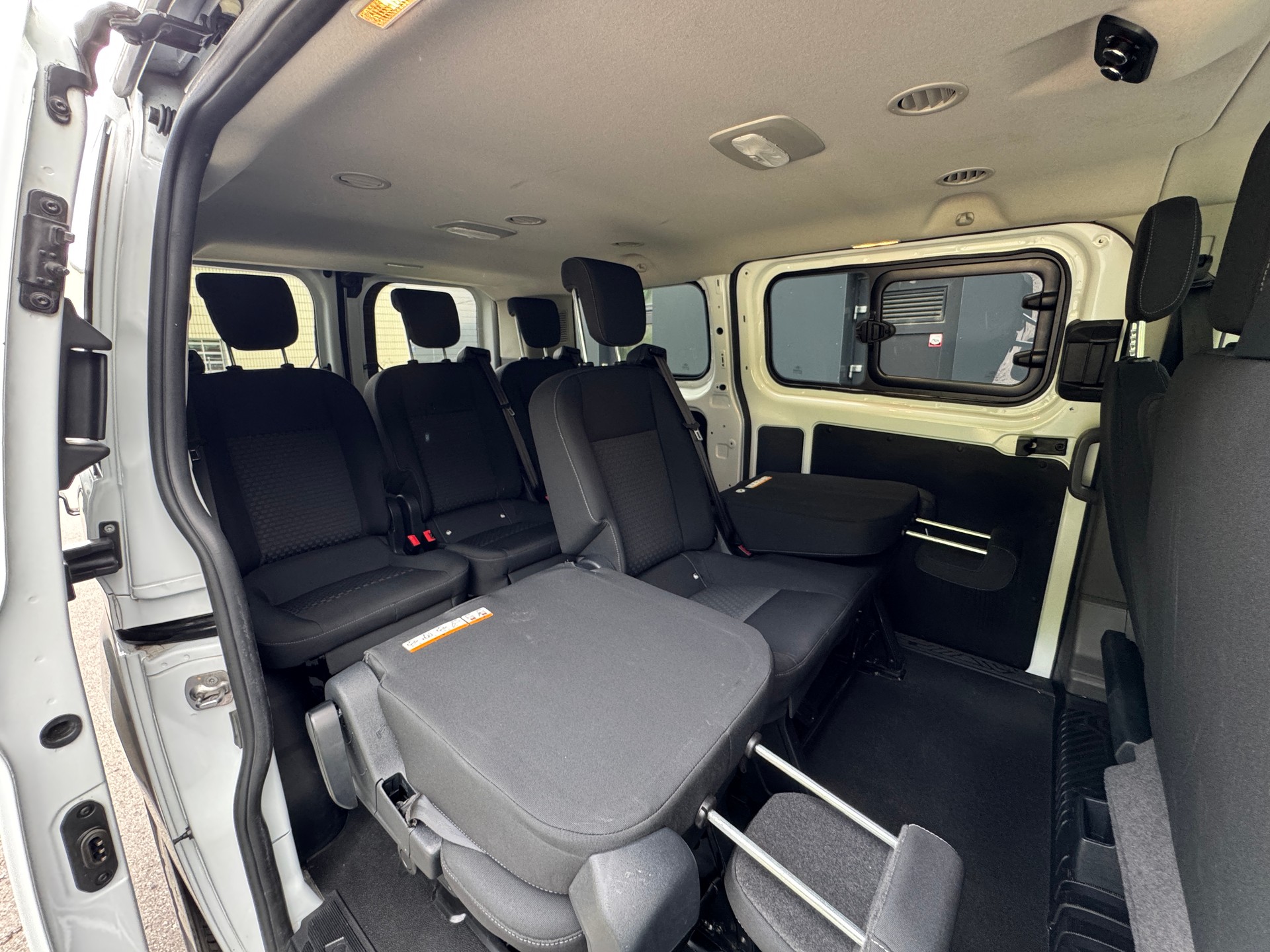 FORD Transit Custom 320 L1H1 Trend A-image-12