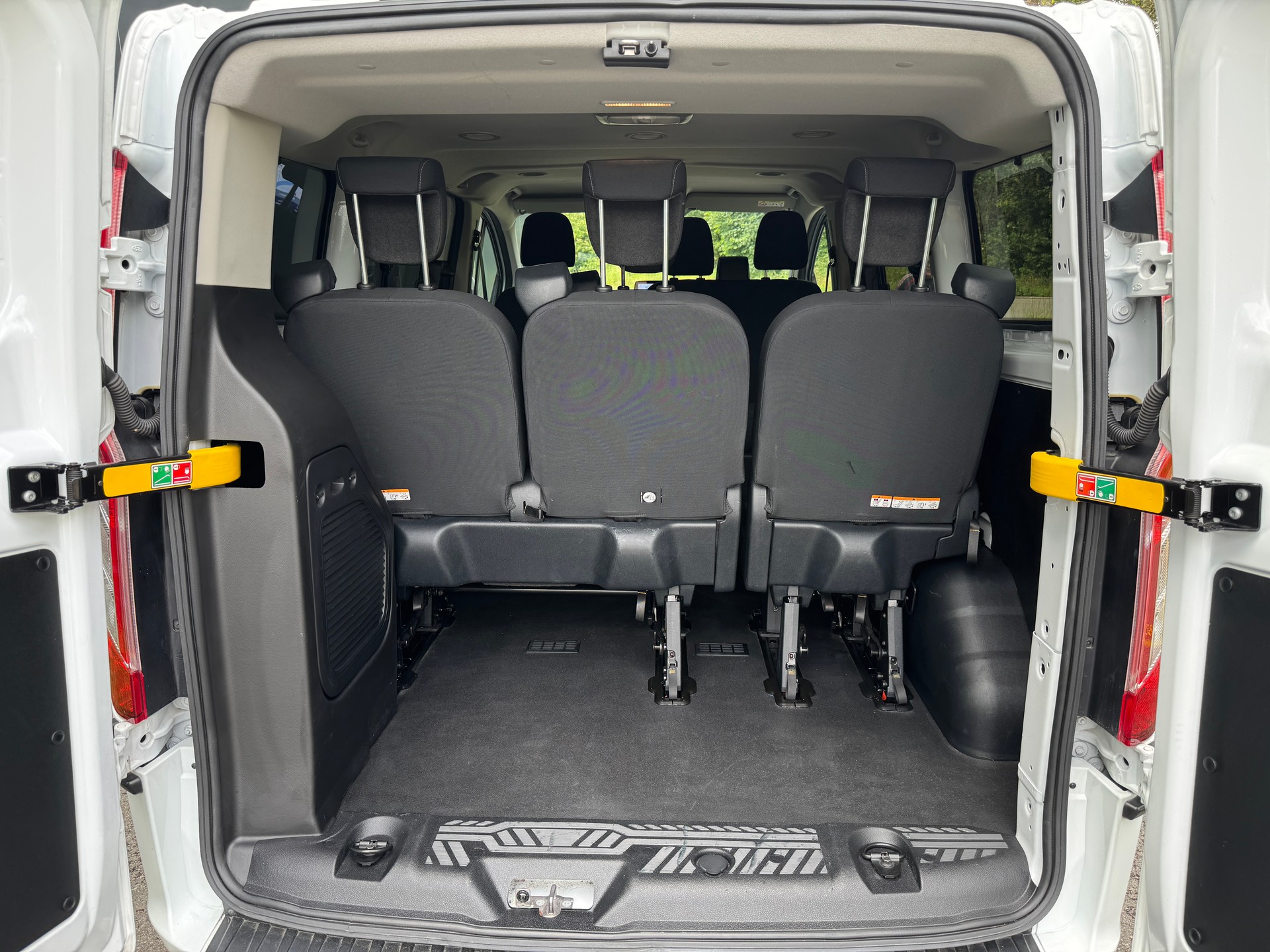 FORD Transit Custom 320 L1H1 Trend A-image-14