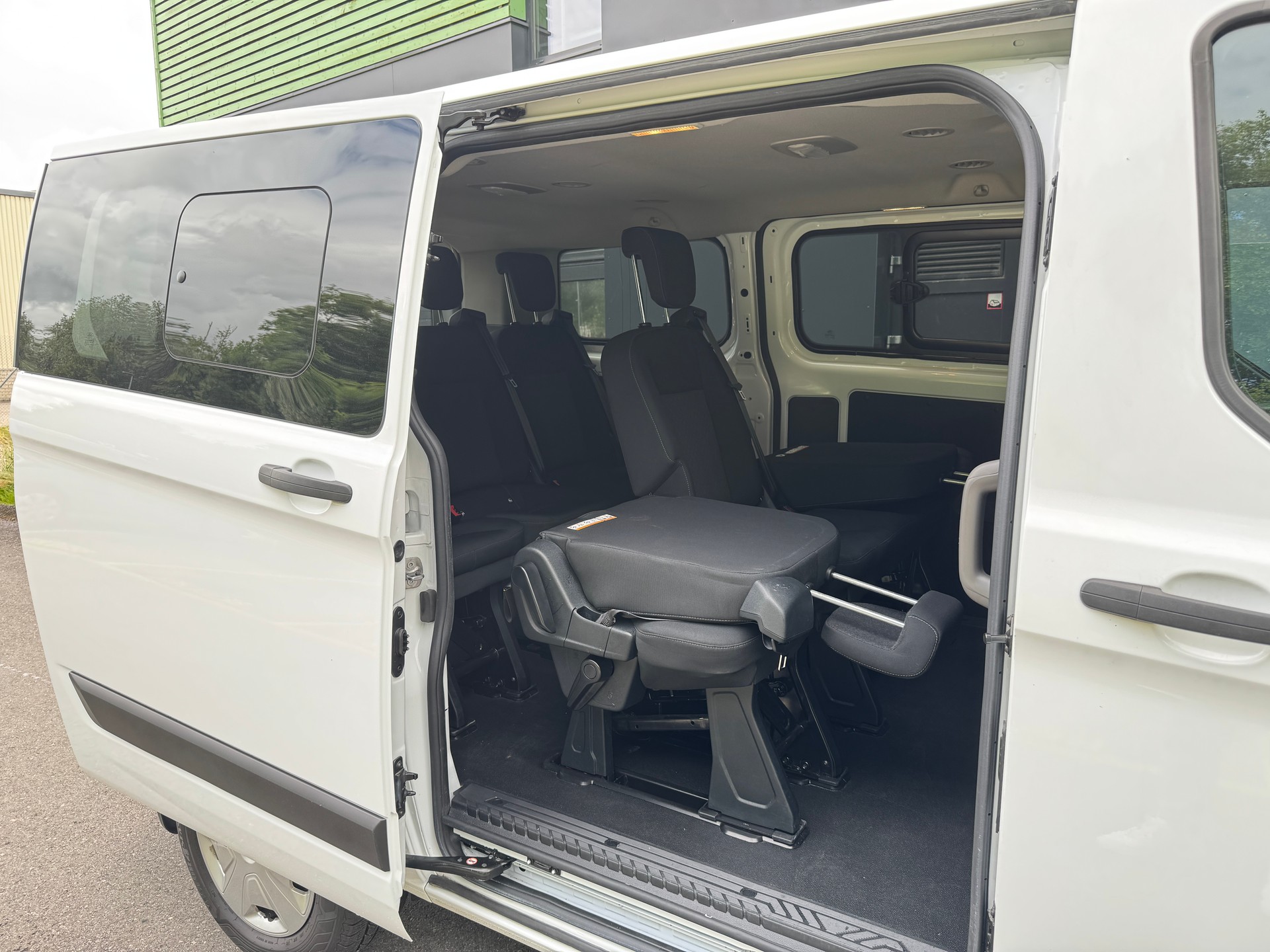 FORD Transit Custom 320 L1H1 Trend A-image-13