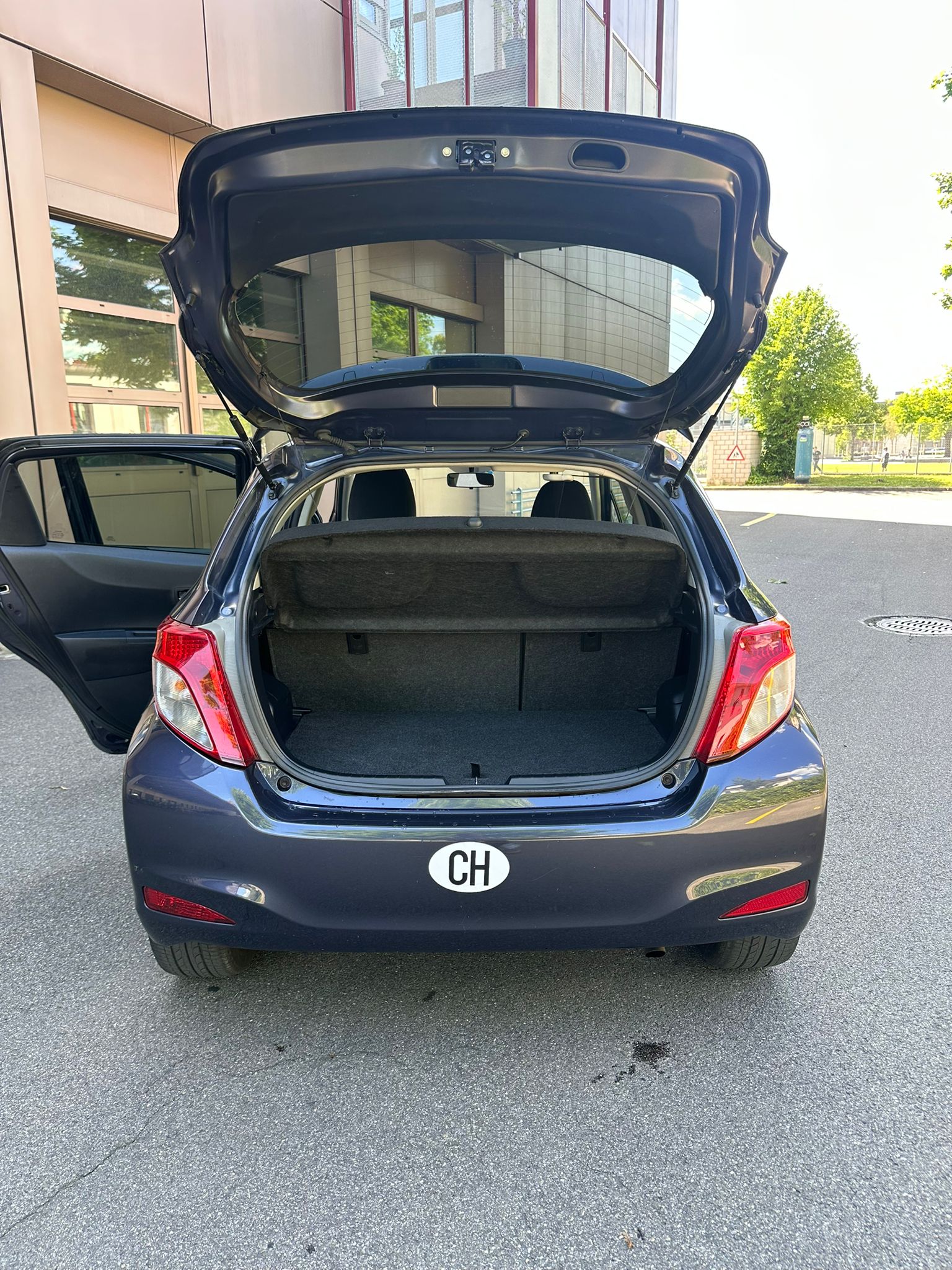 TOYOTA Yaris 1.33 Style Multidrive-image-13