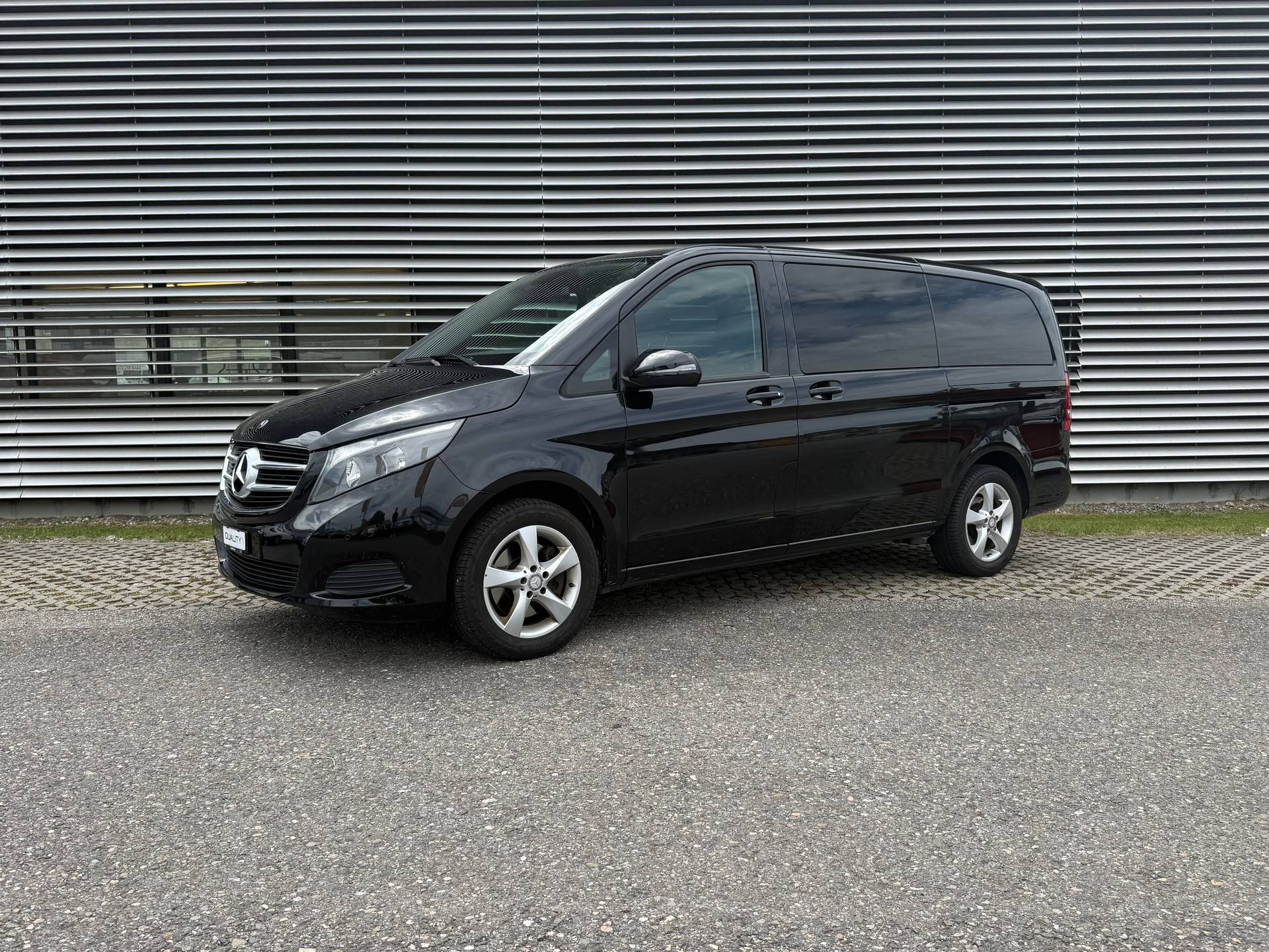MERCEDES-BENZ V 250 d Exclusive lang 4Matic 7G-Tronic 8 Platz-image-8