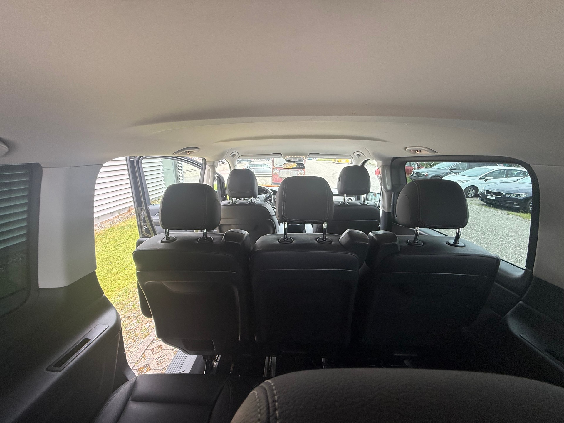 MERCEDES-BENZ V 250 d Exclusive lang 4Matic 7G-Tronic 8 Platz-image-6
