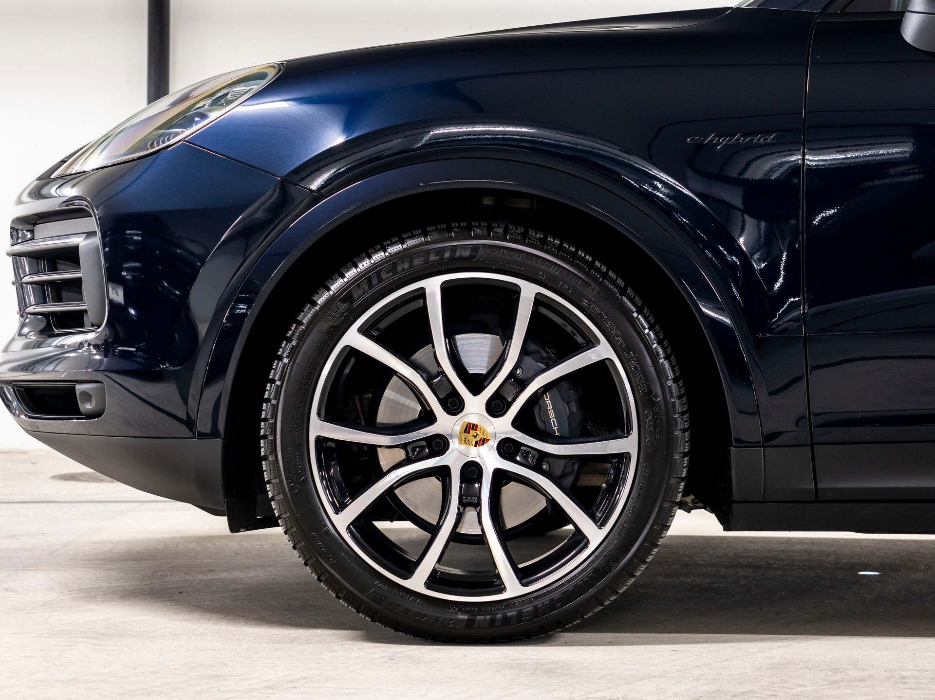 PORSCHE Cayenne Coupé E-Hybrid-image-7