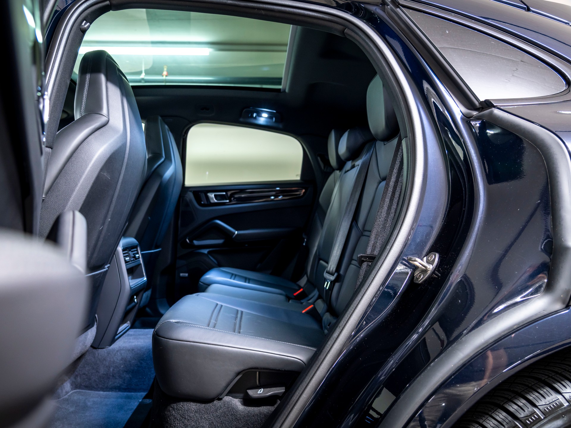 PORSCHE Cayenne Coupé E-Hybrid-image-21