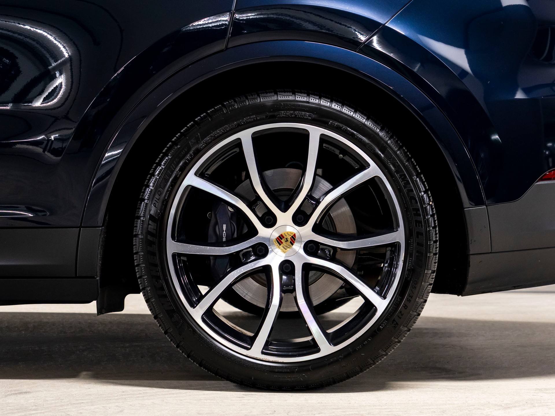 PORSCHE Cayenne Coupé E-Hybrid-image-8