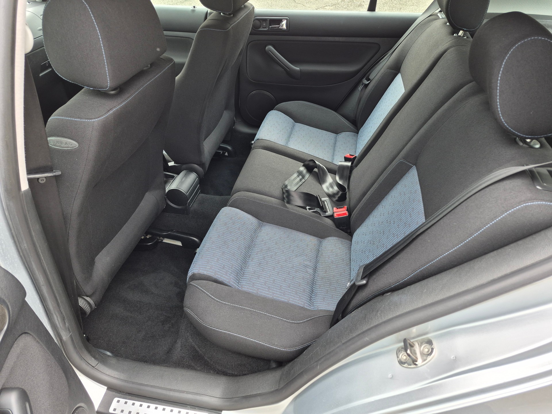 VW Golf 1.6 Pacific Automatic-image-6