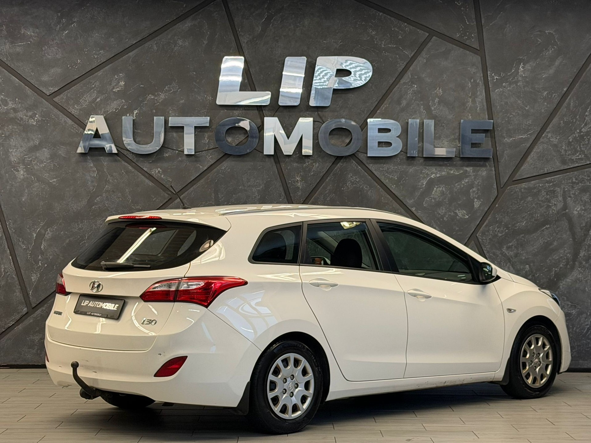 HYUNDAI i30 Wagon 1.6 CRDi Comfort-image-5